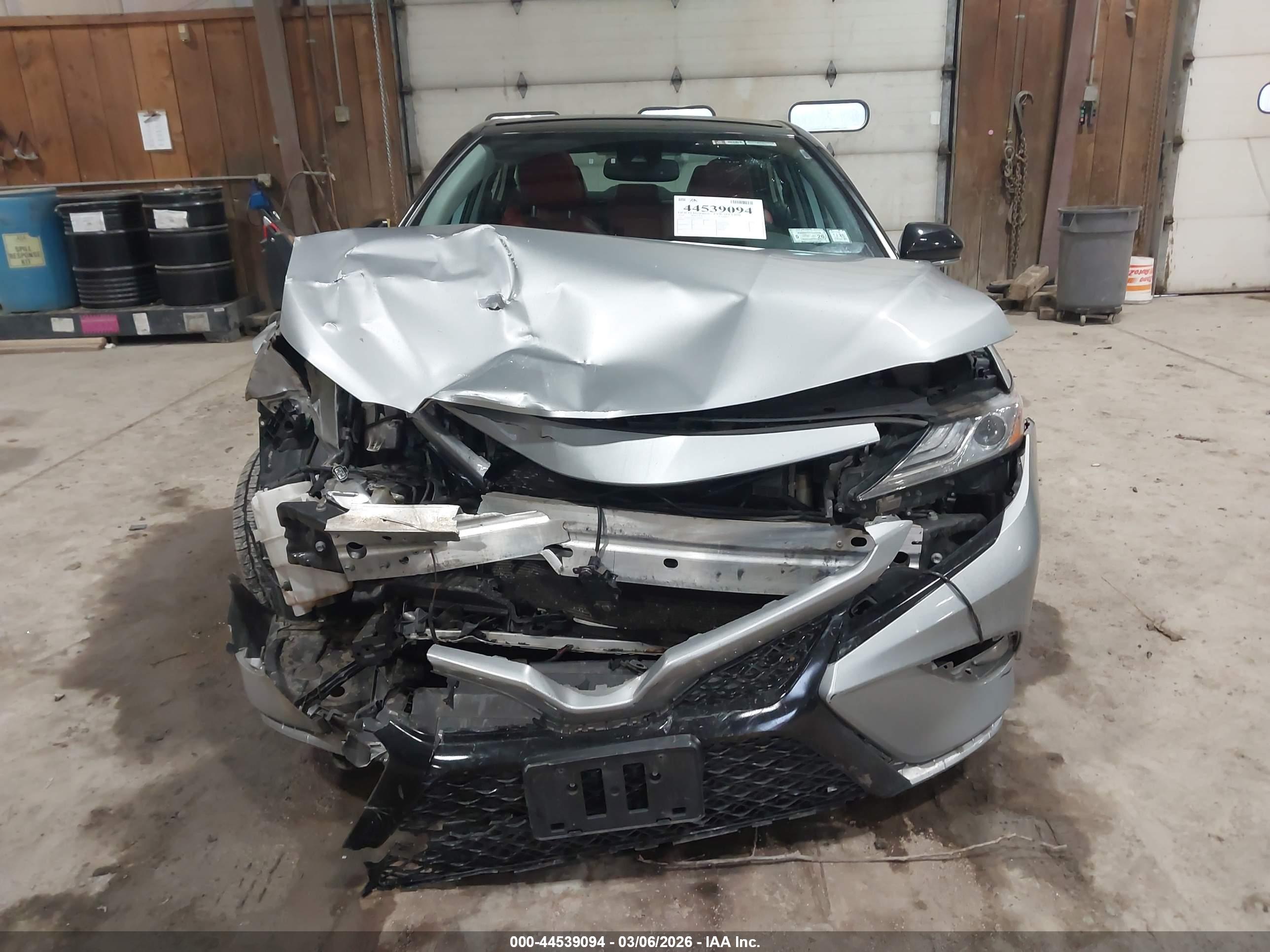 TOYOTA CAMRY image 6