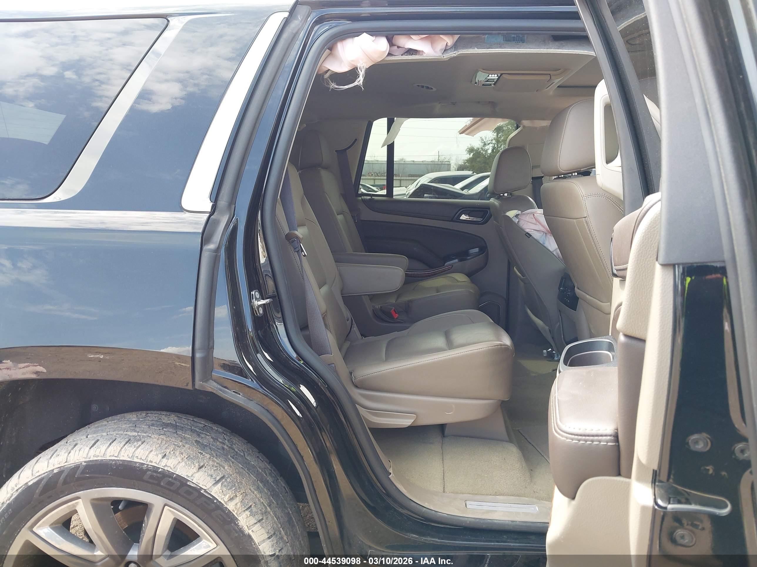 CHEVROLET TAHOE image 8