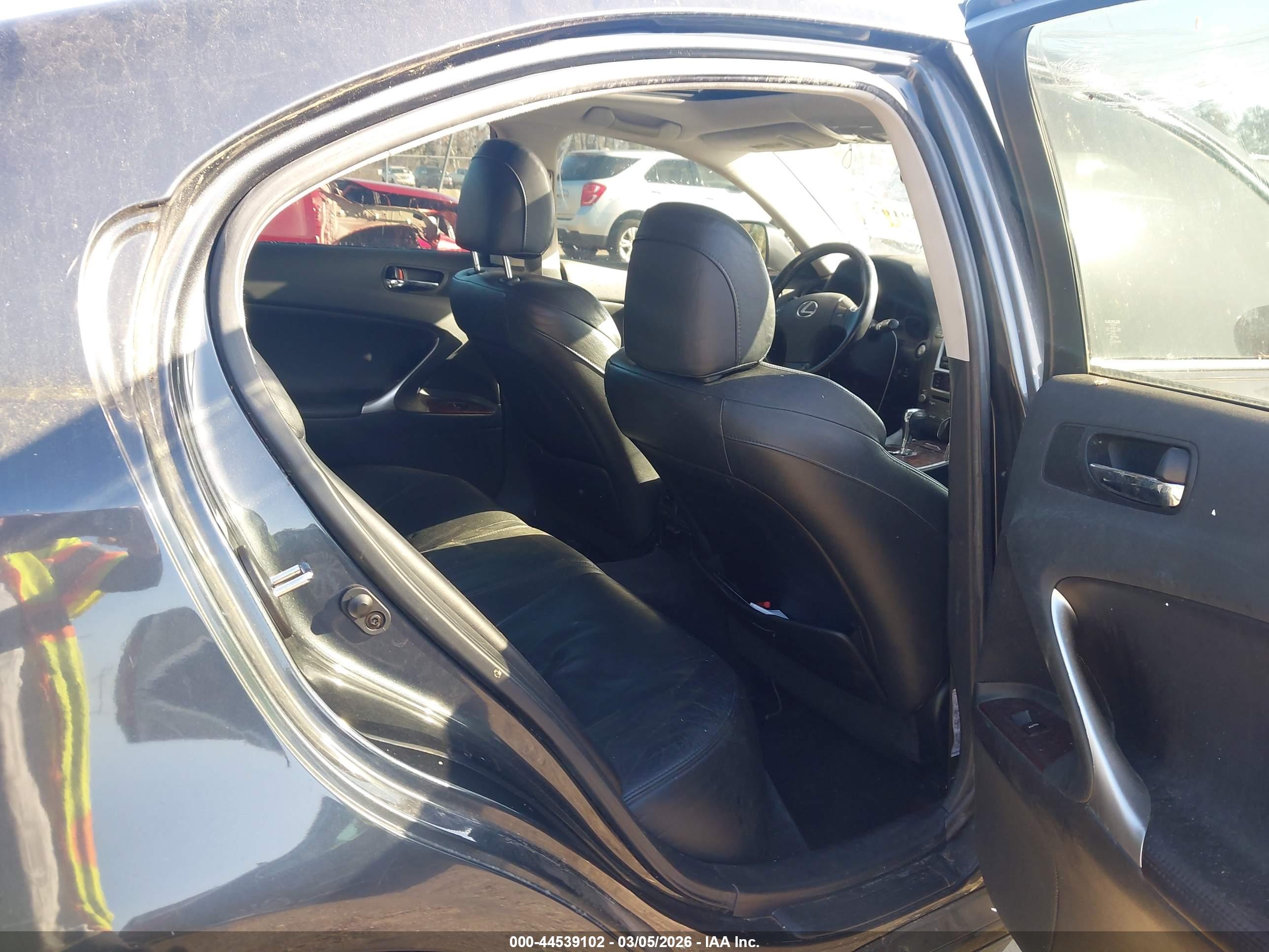 LEXUS IS image 8