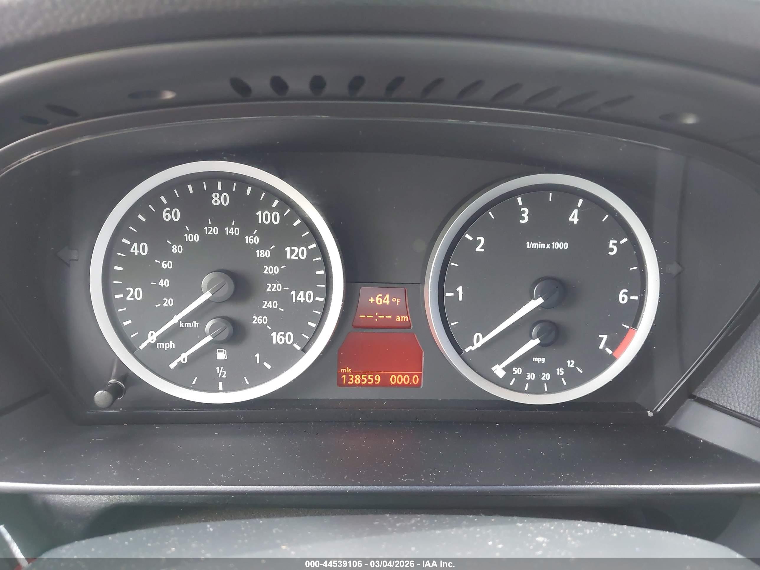 BMW 550I image 7