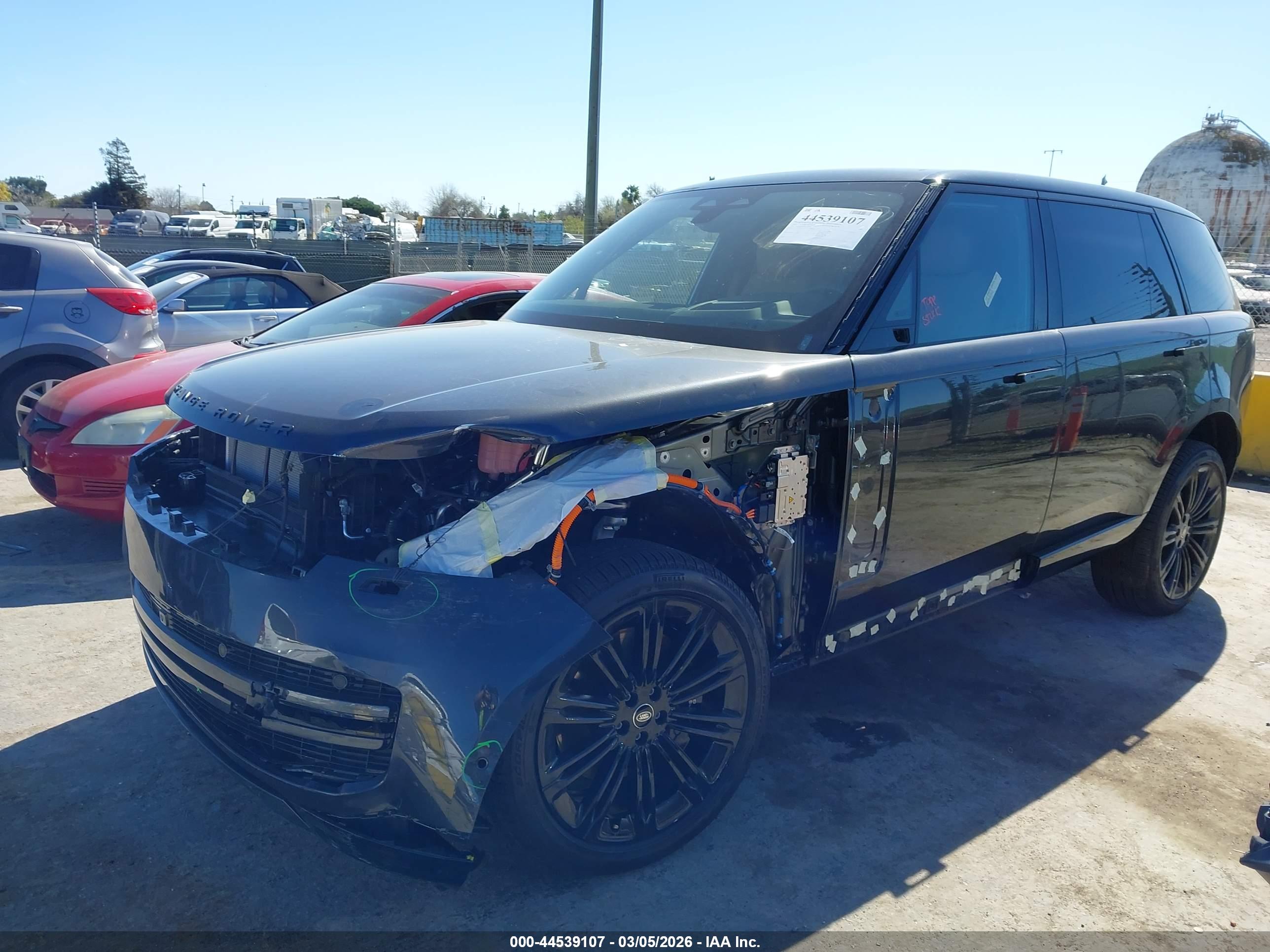 LAND ROVER image 2