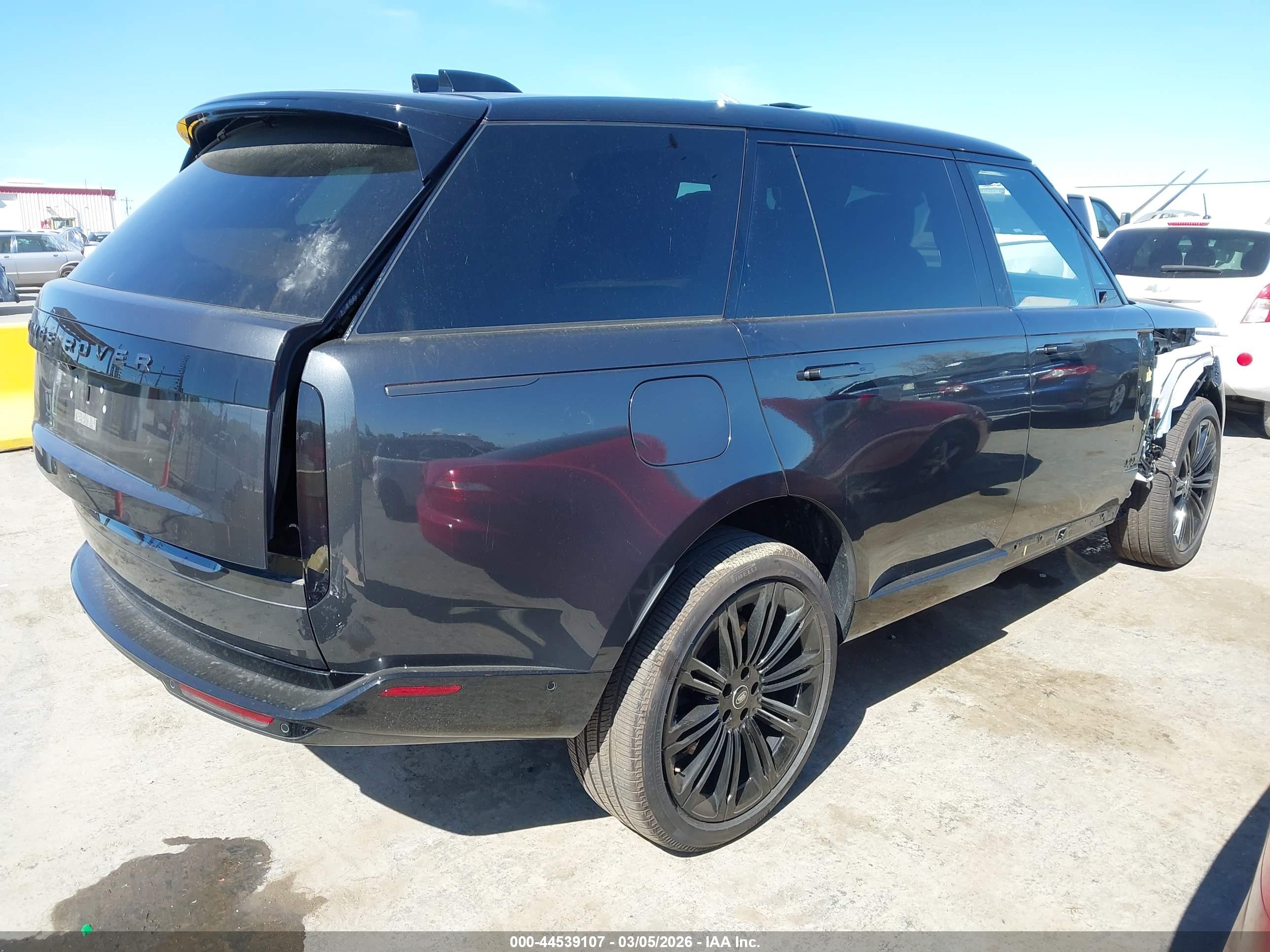 LAND ROVER image 4