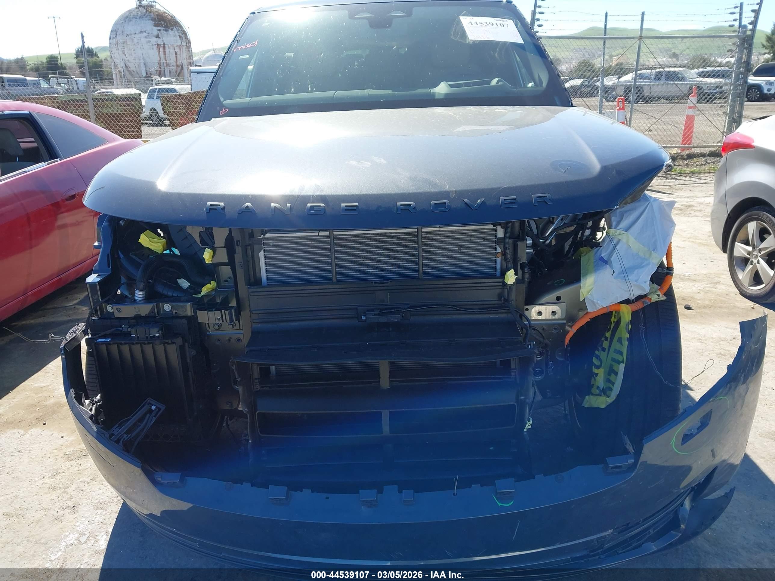 LAND ROVER image 6
