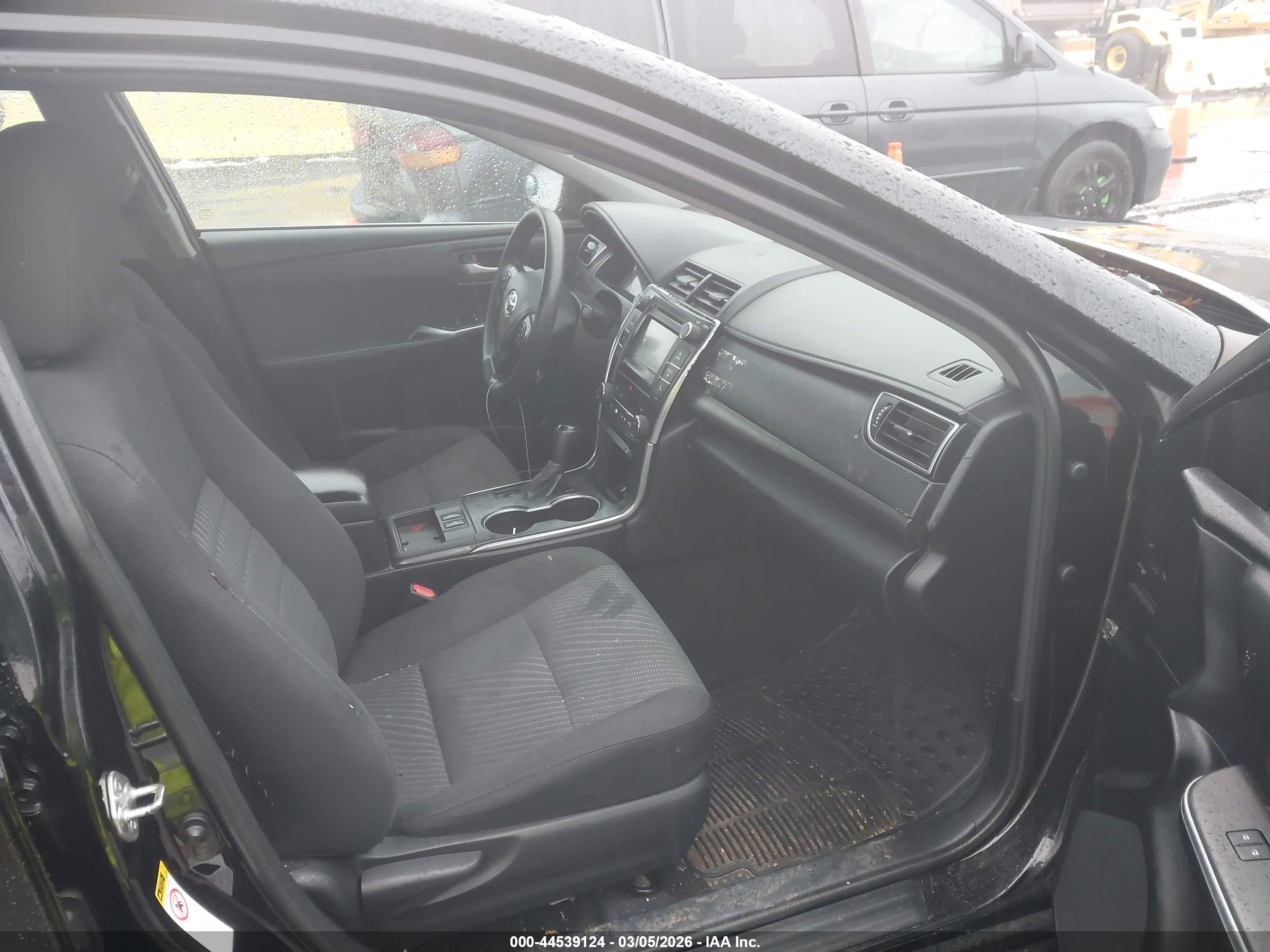 TOYOTA CAMRY image 5