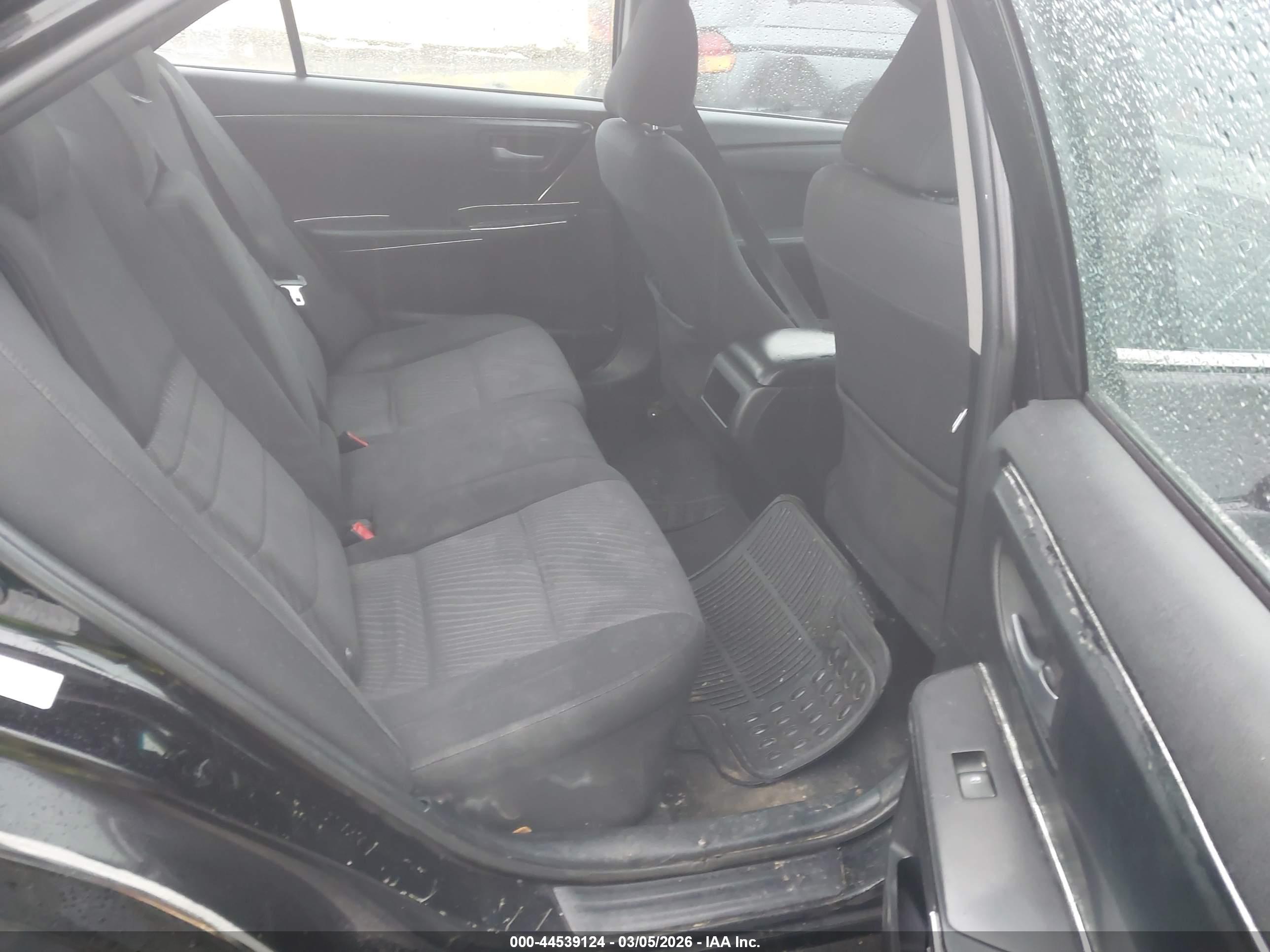 TOYOTA CAMRY image 8
