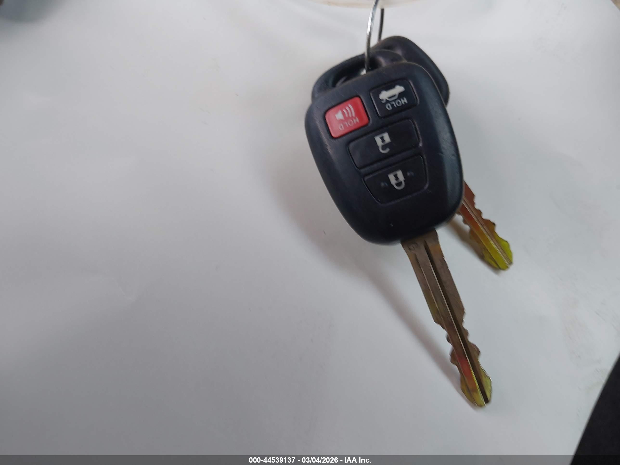 TOYOTA CAMRY image 11