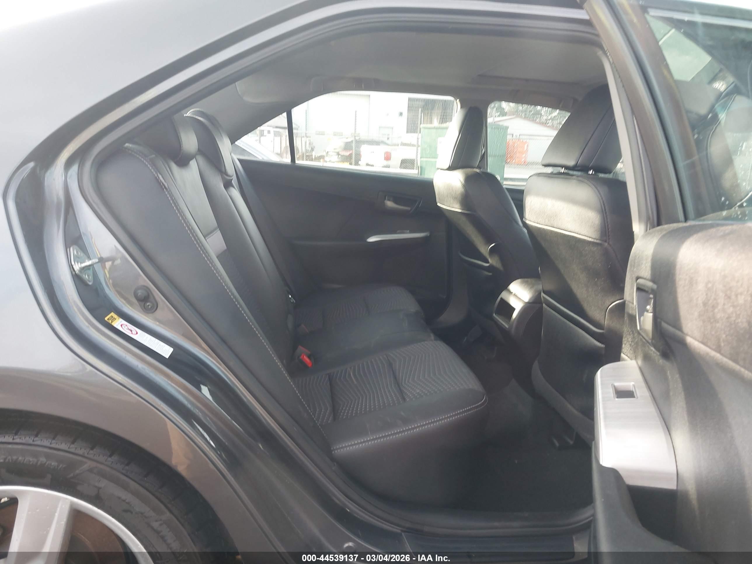 TOYOTA CAMRY image 8