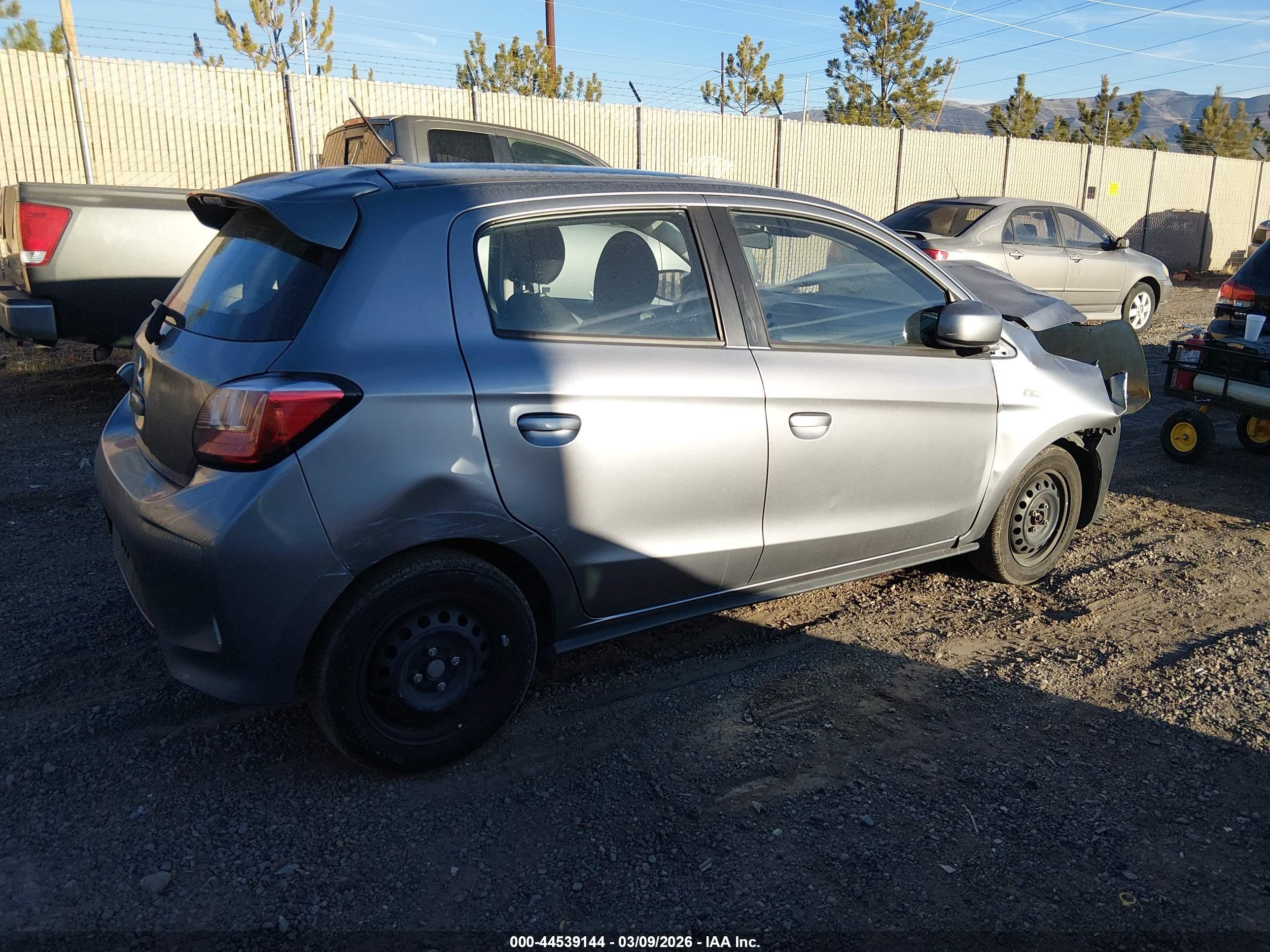 MITSUBISHI MIRAGE image 4
