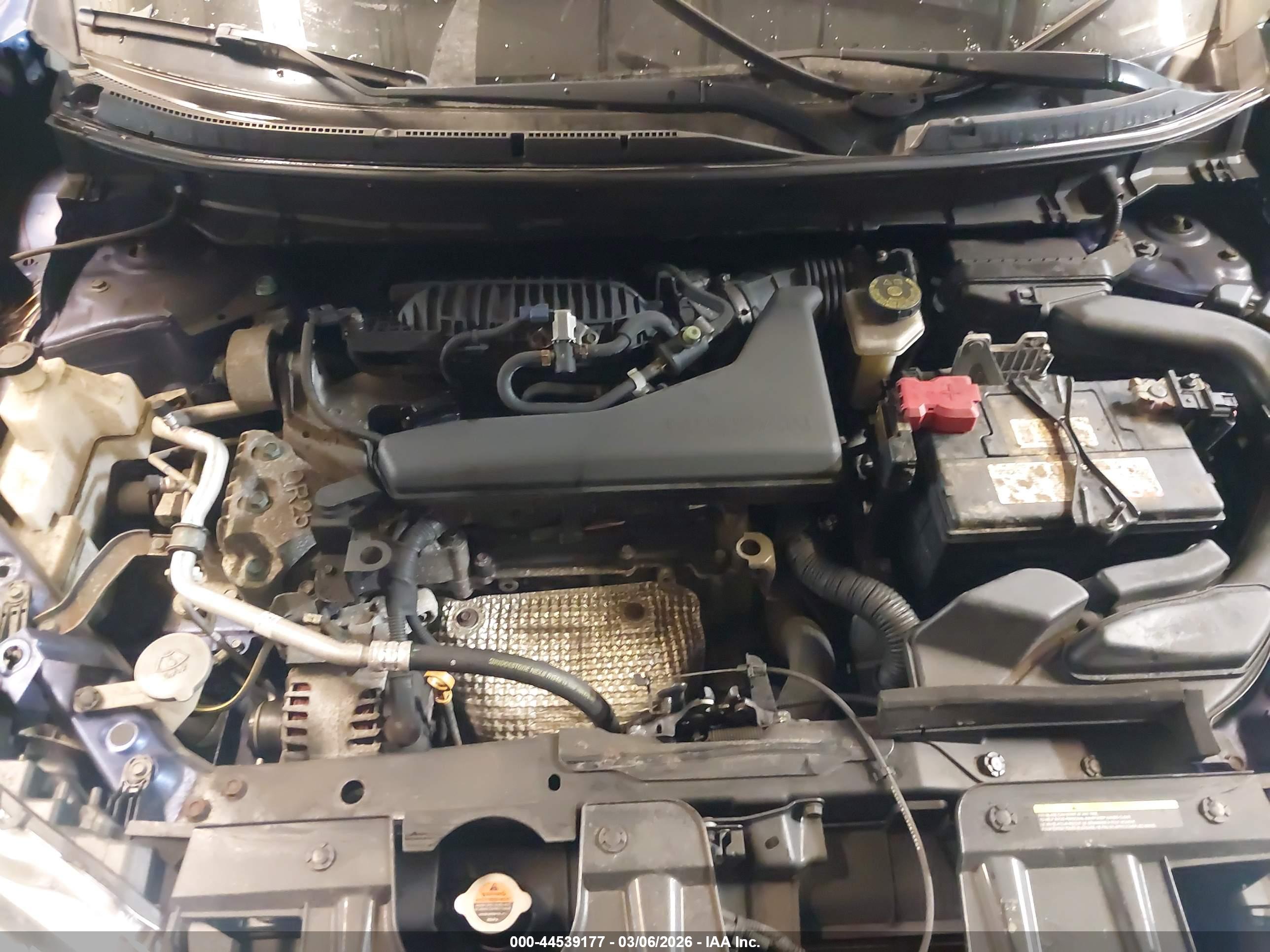 NISSAN ROGUE image 10