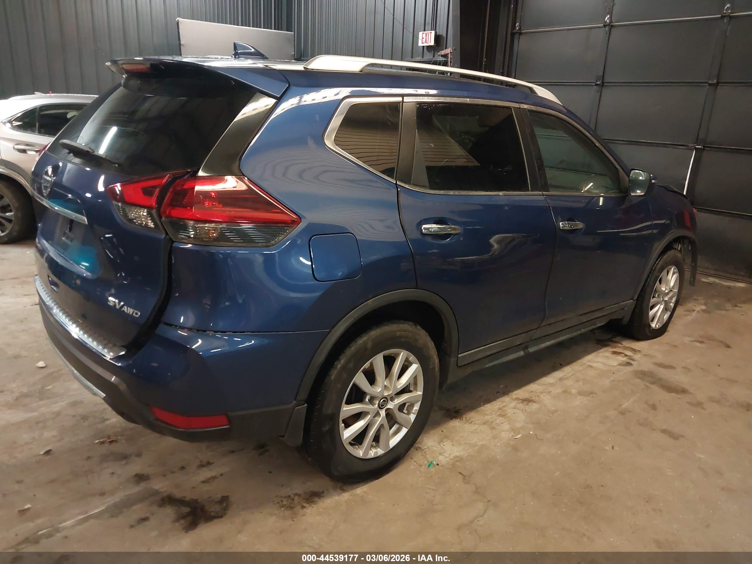 NISSAN ROGUE image 4