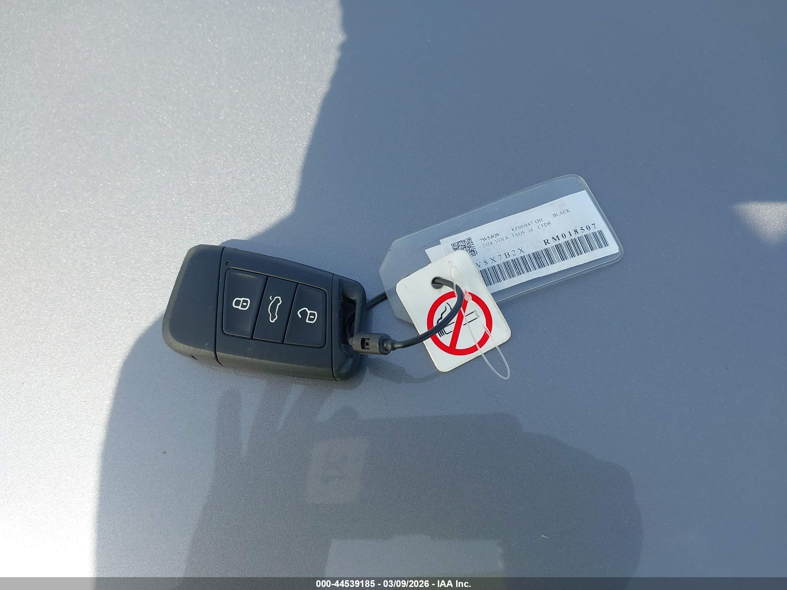 VOLKSWAGEN TAOS image 11