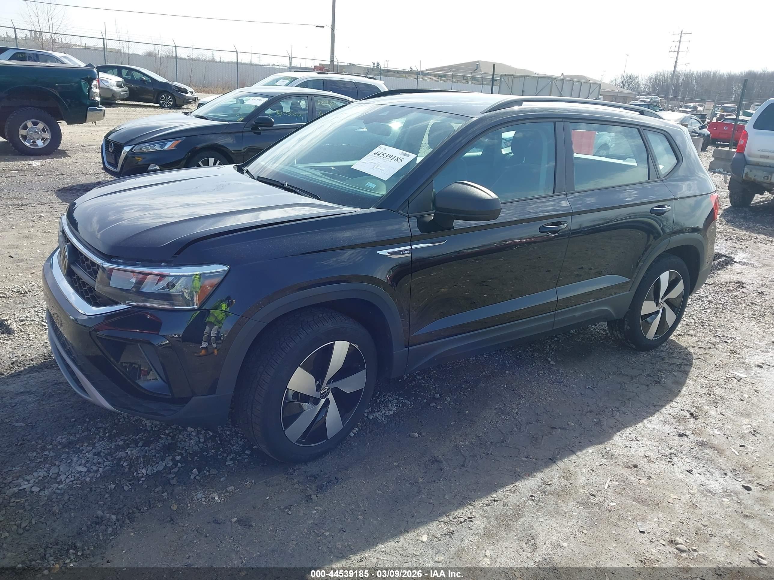 VOLKSWAGEN TAOS image 2