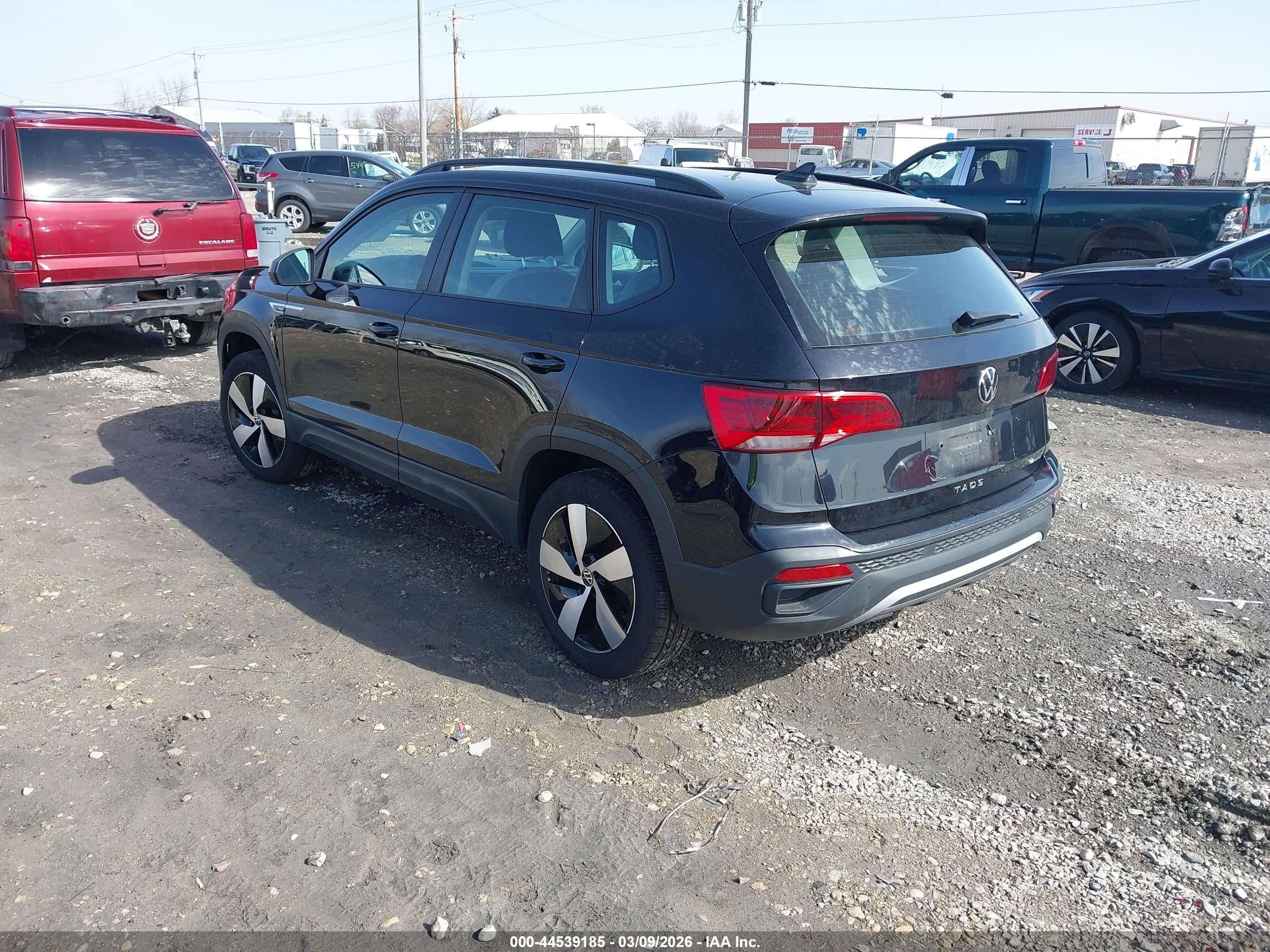 VOLKSWAGEN TAOS image 3