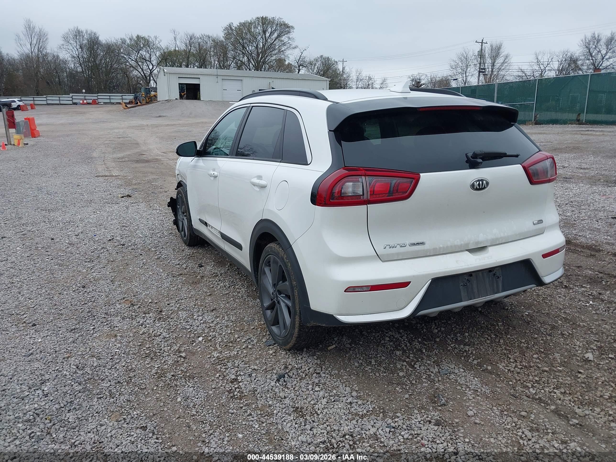 KIA NIRO image 3