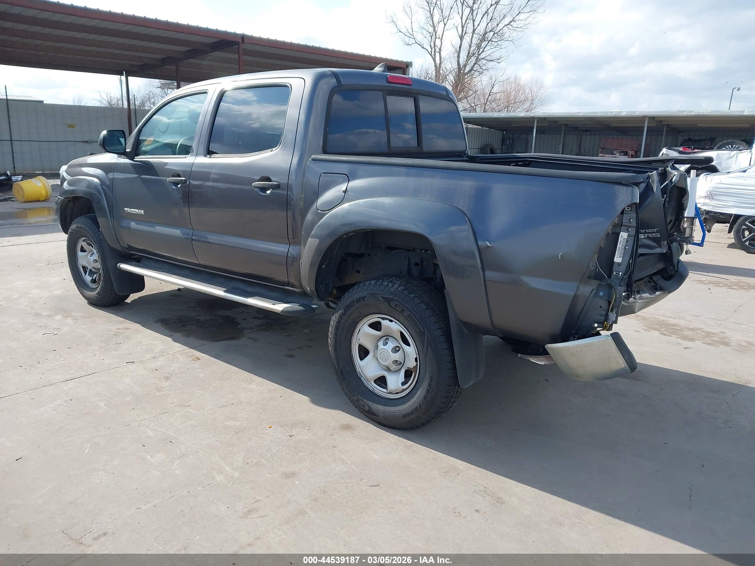 TOYOTA TACOMA image 3
