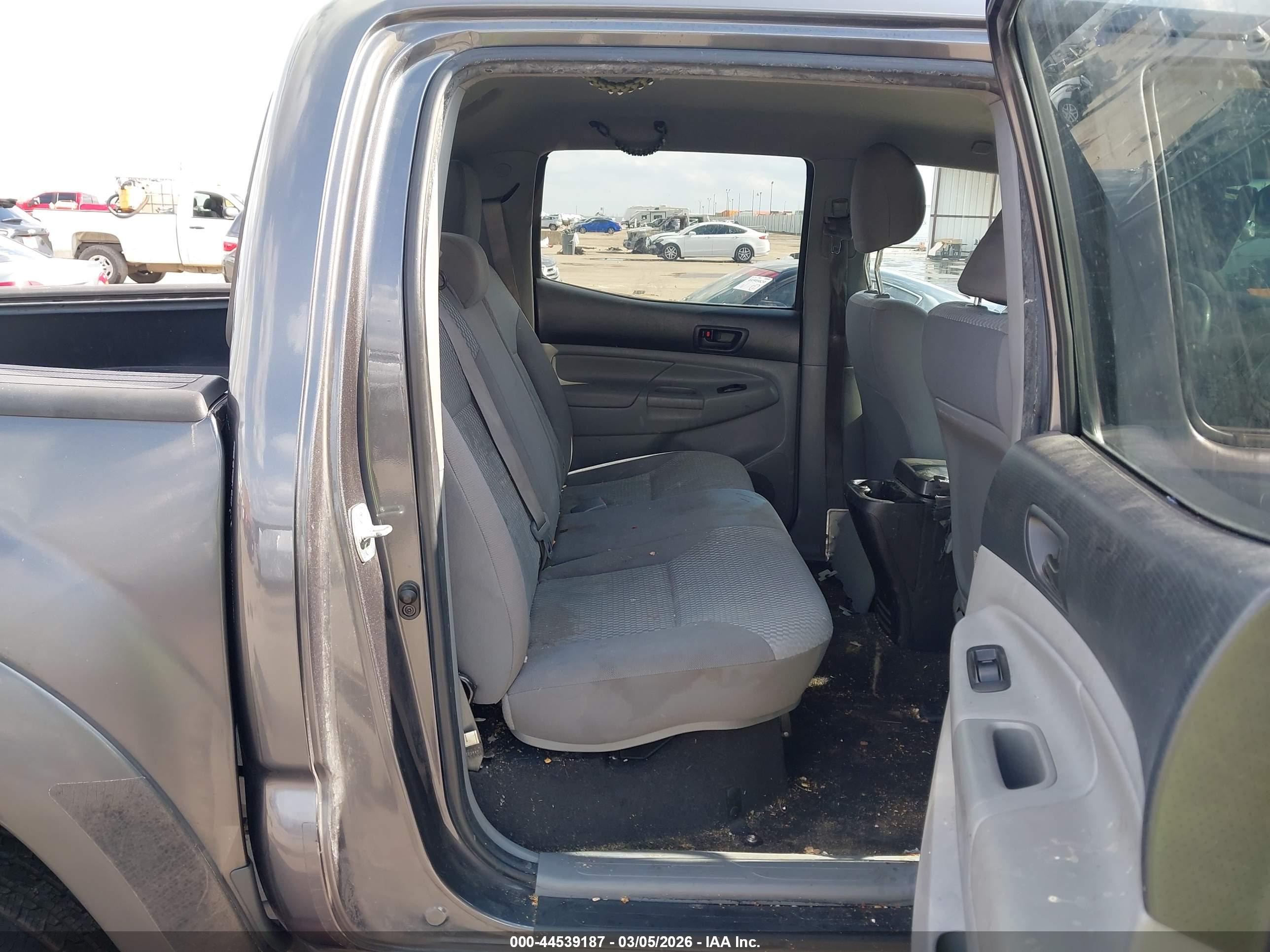 TOYOTA TACOMA image 8