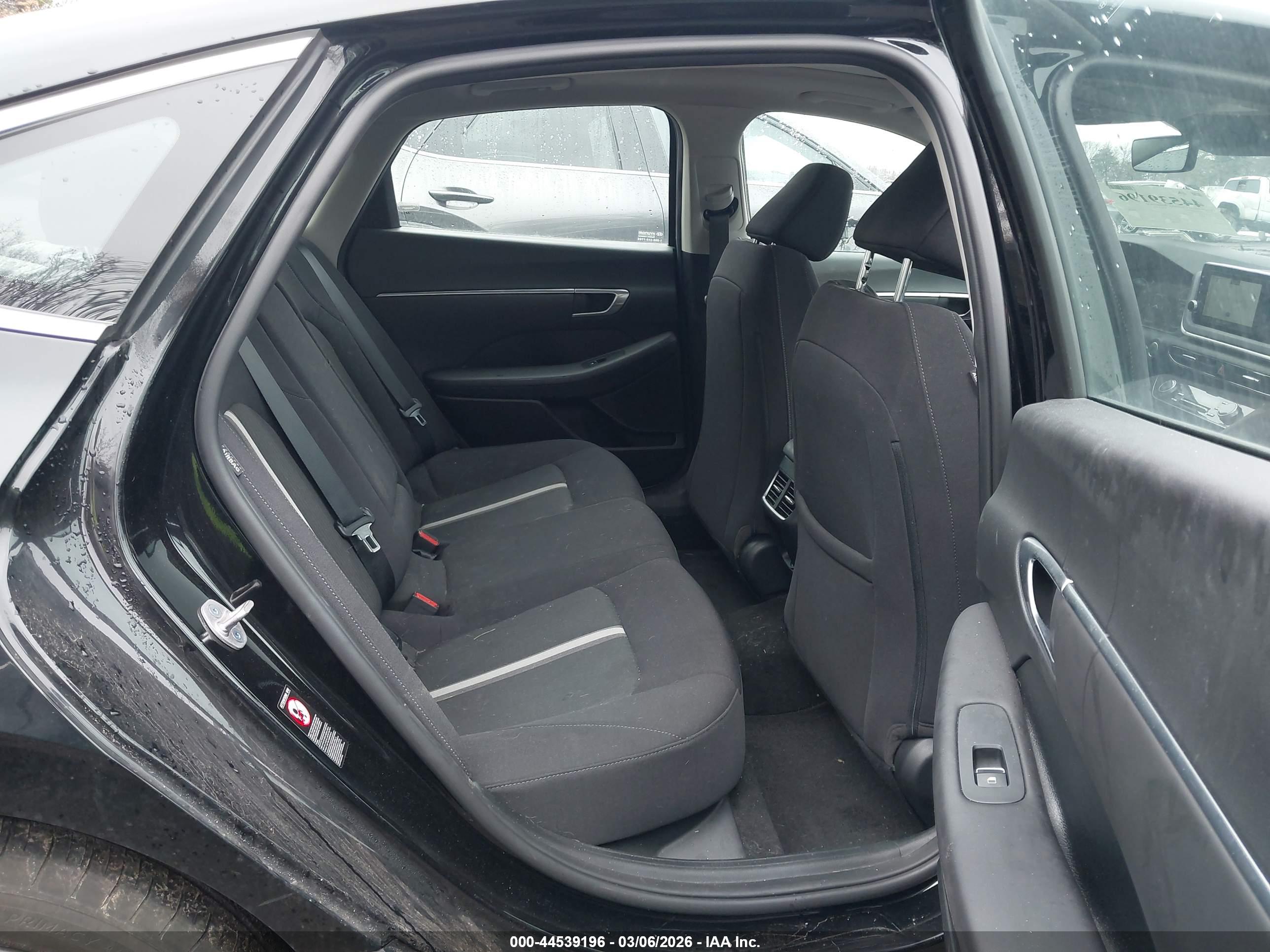 HYUNDAI SONATA image 8