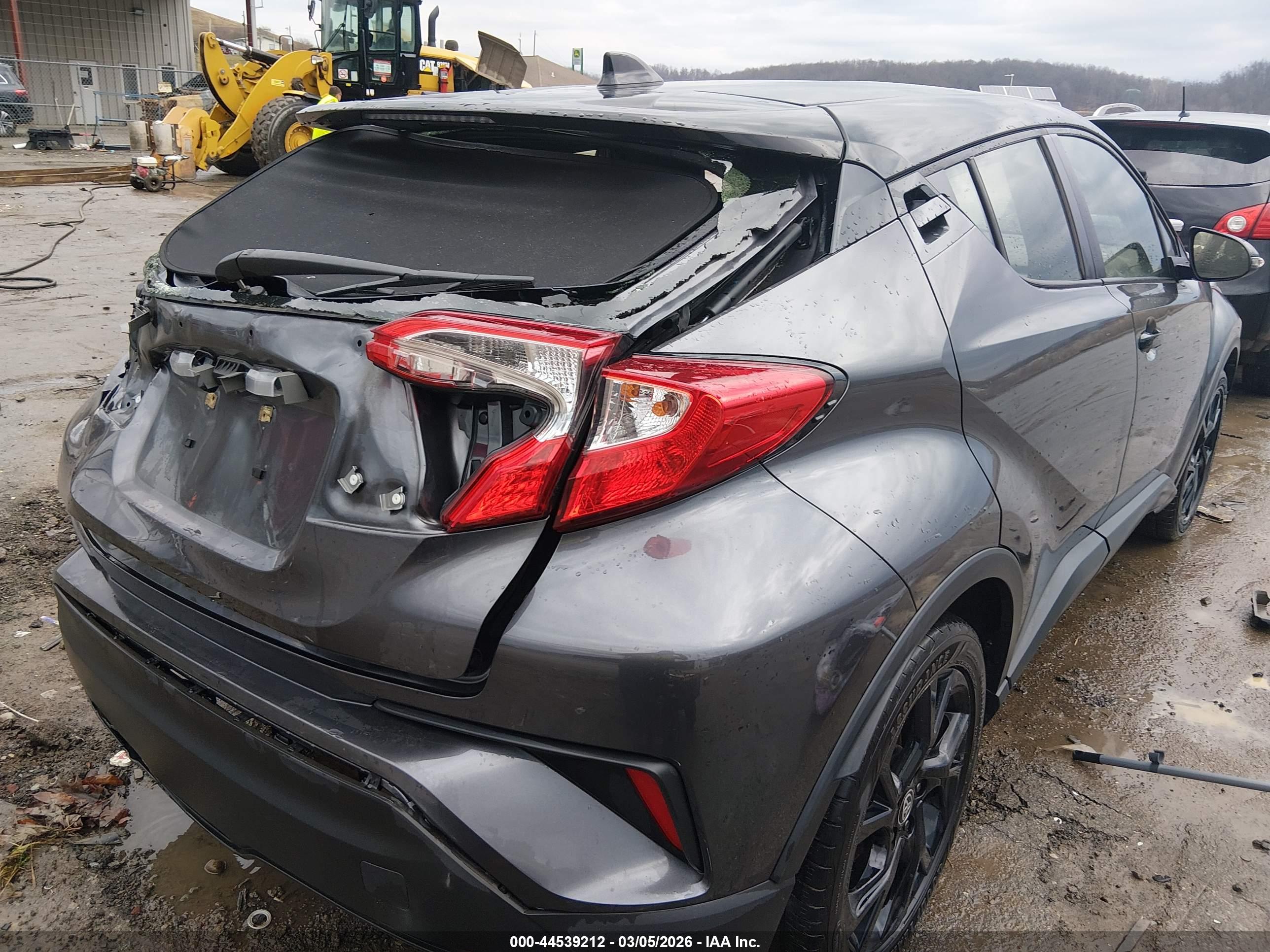 TOYOTA C-HR image 4