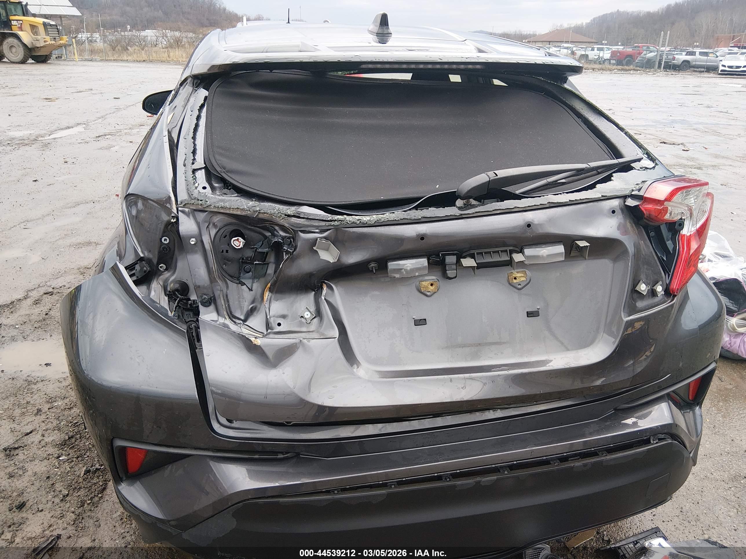 TOYOTA C-HR image 6
