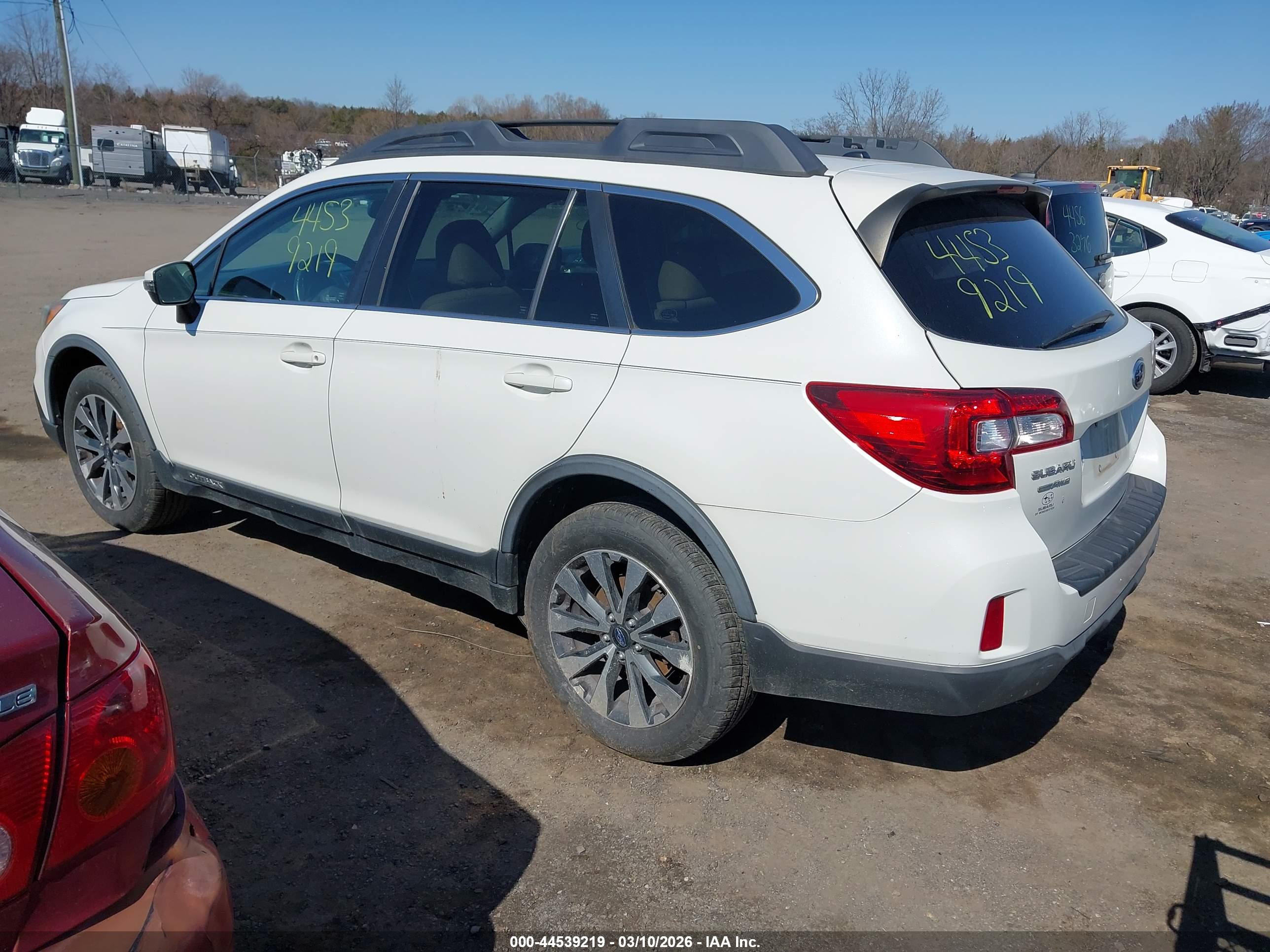 SUBARU OUTBACK image 3