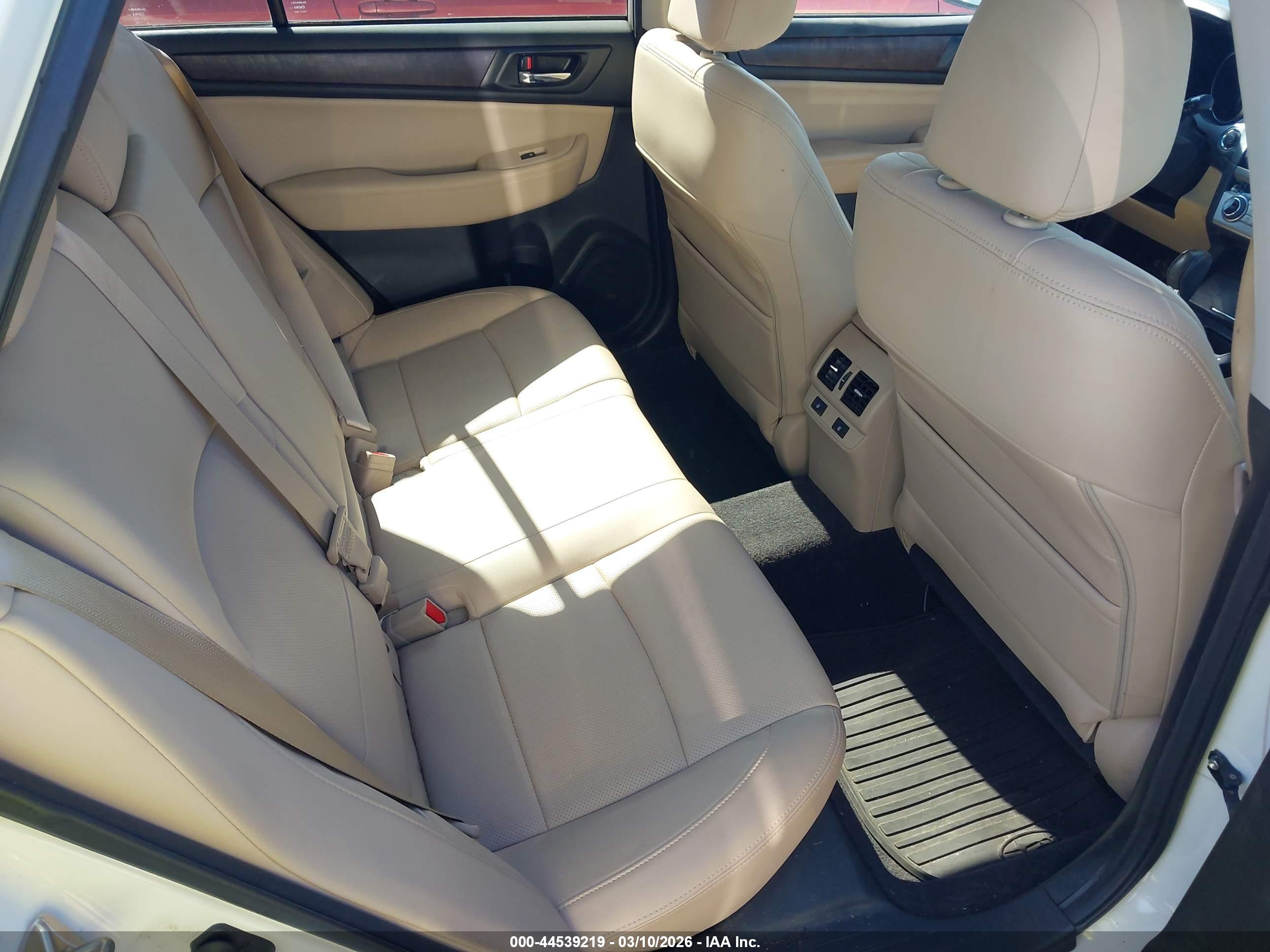 SUBARU OUTBACK image 8