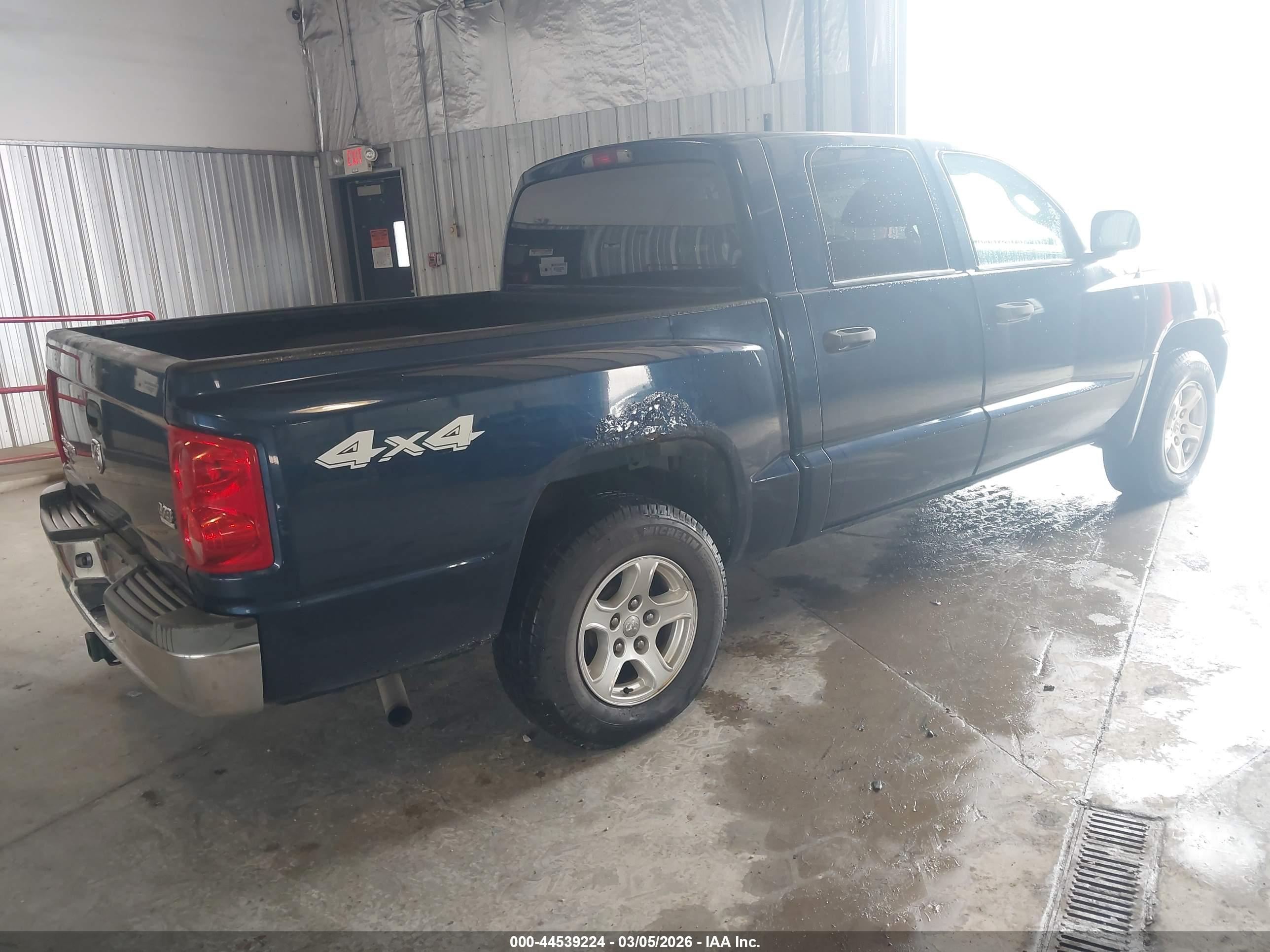 DODGE DAKOTA image 4