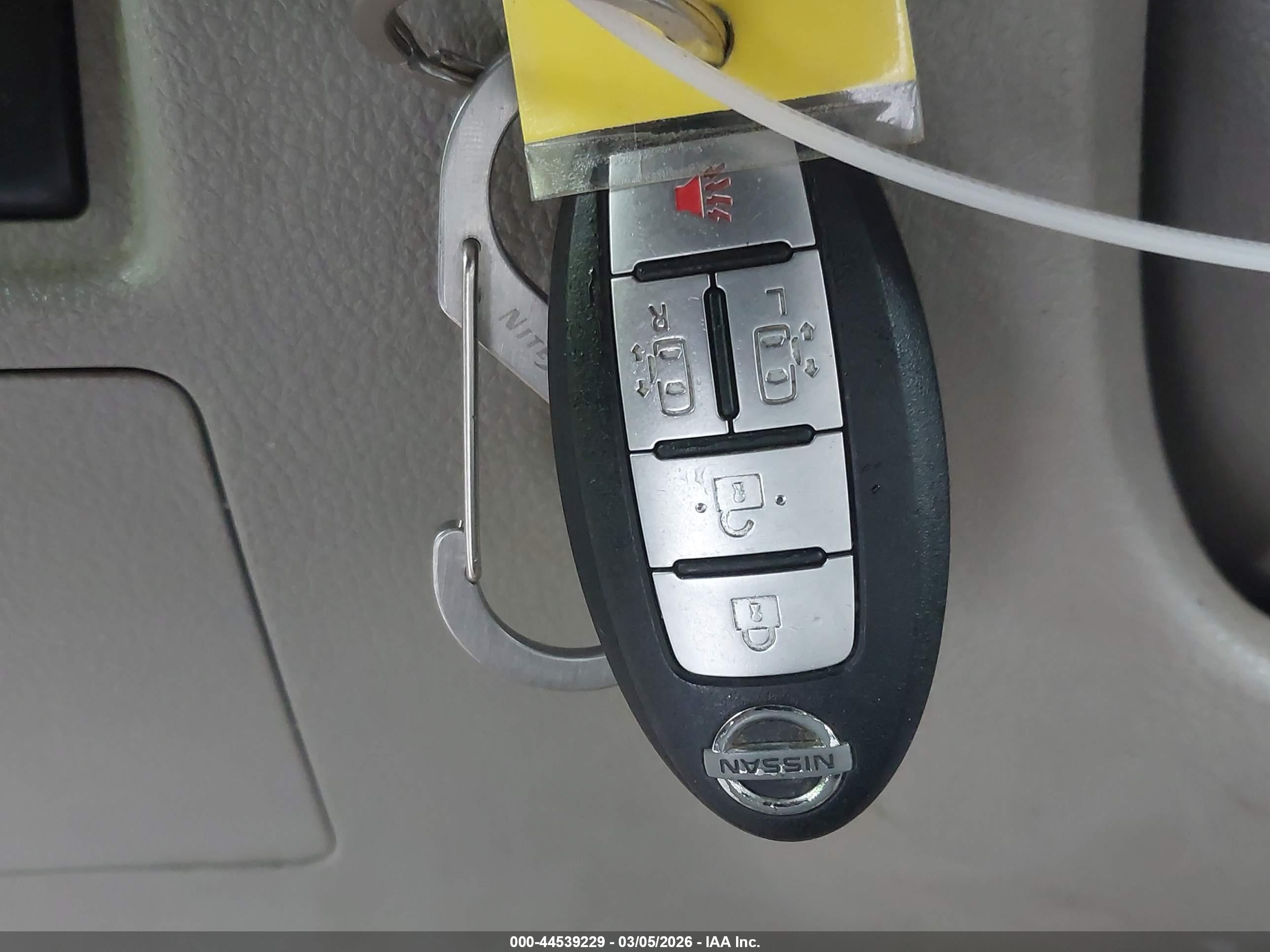 NISSAN QUEST image 11