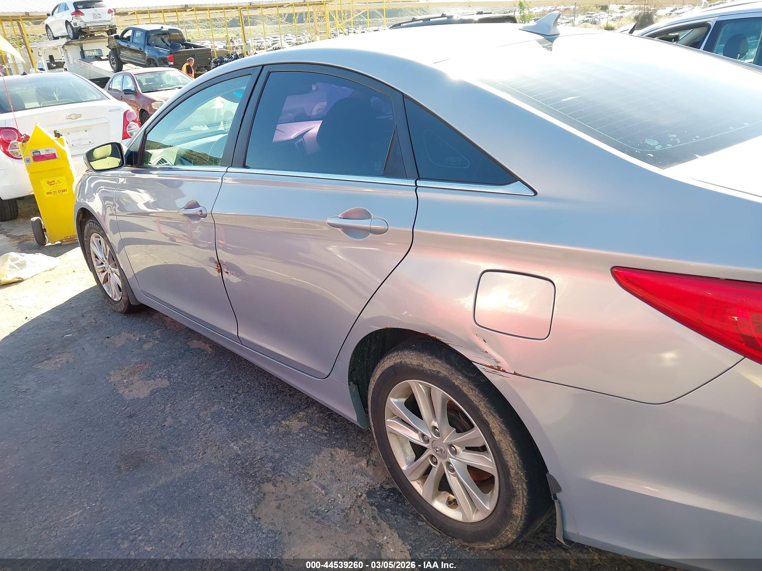 HYUNDAI SONATA image 6