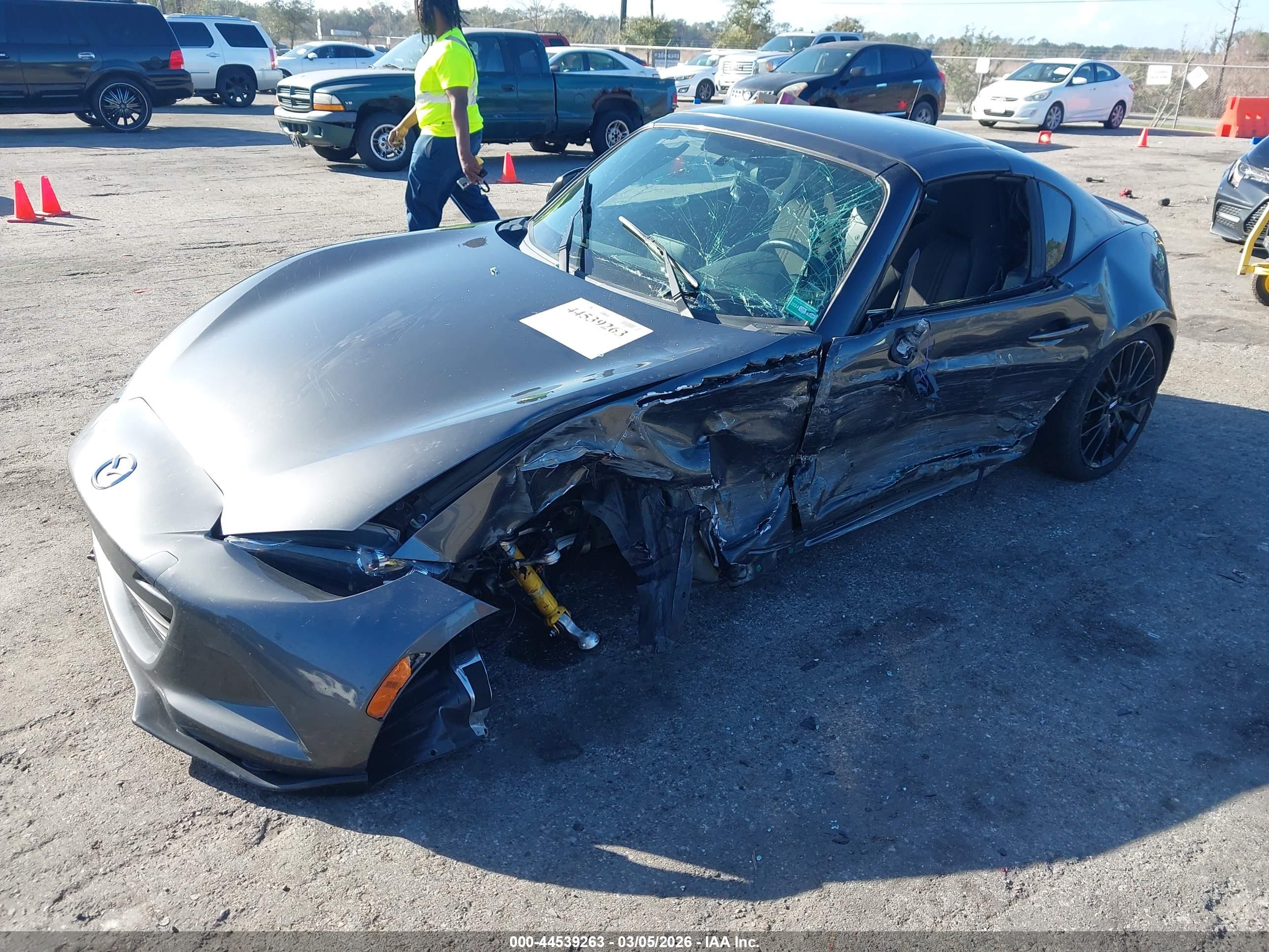 MAZDA MX-5 image 2