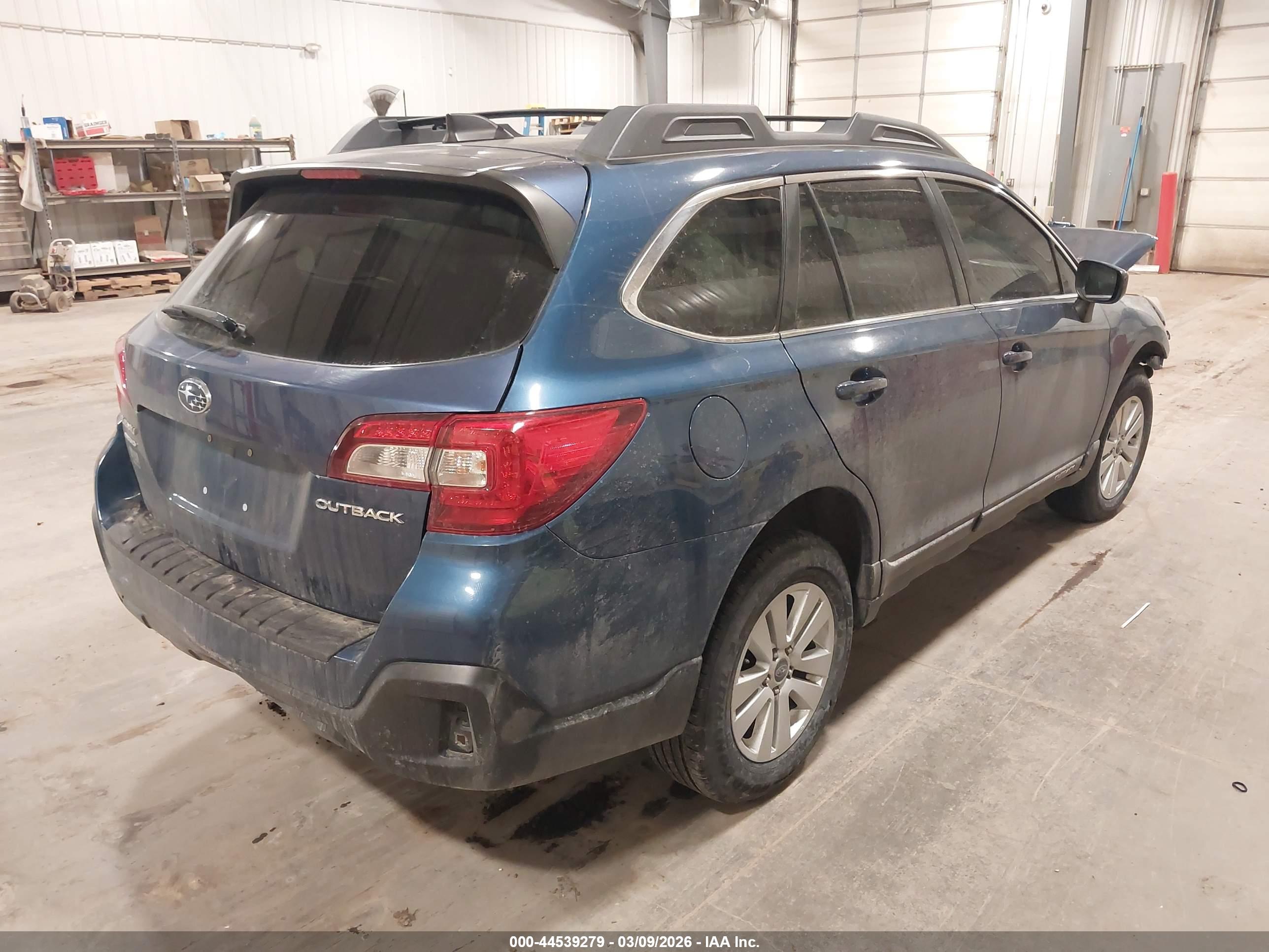 SUBARU OUTBACK image 4