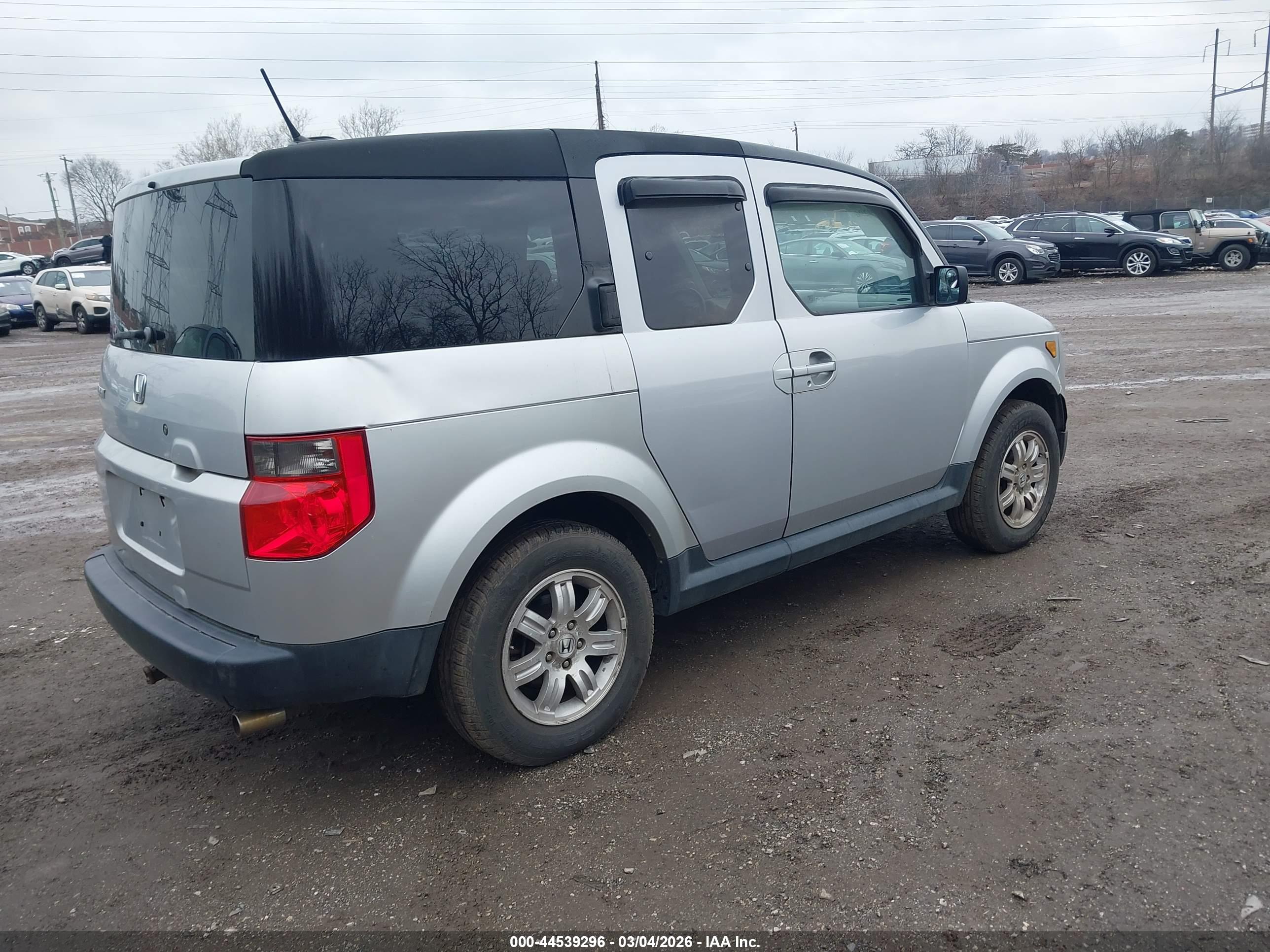 HONDA ELEMENT image 4