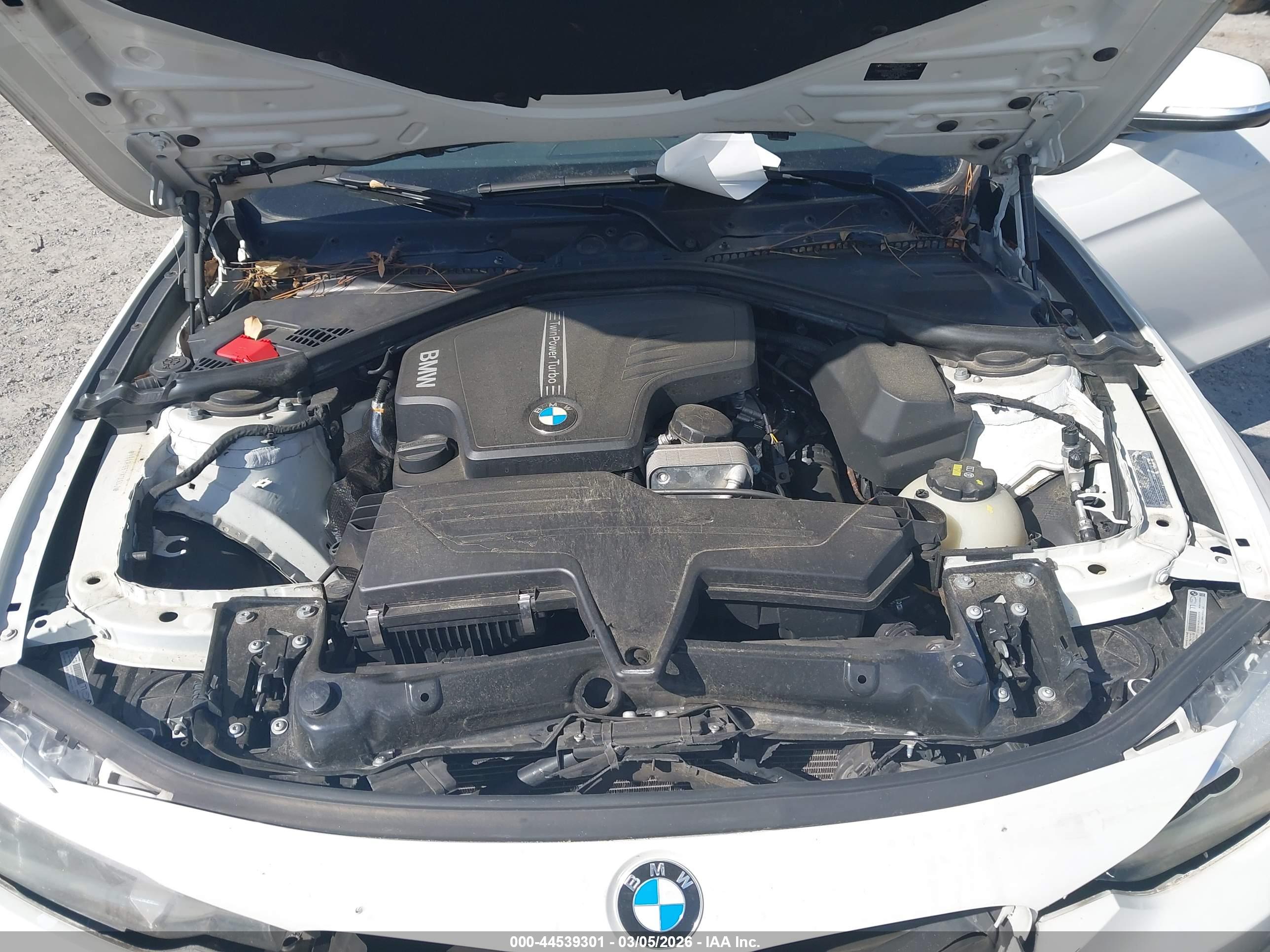 BMW 320I image 10