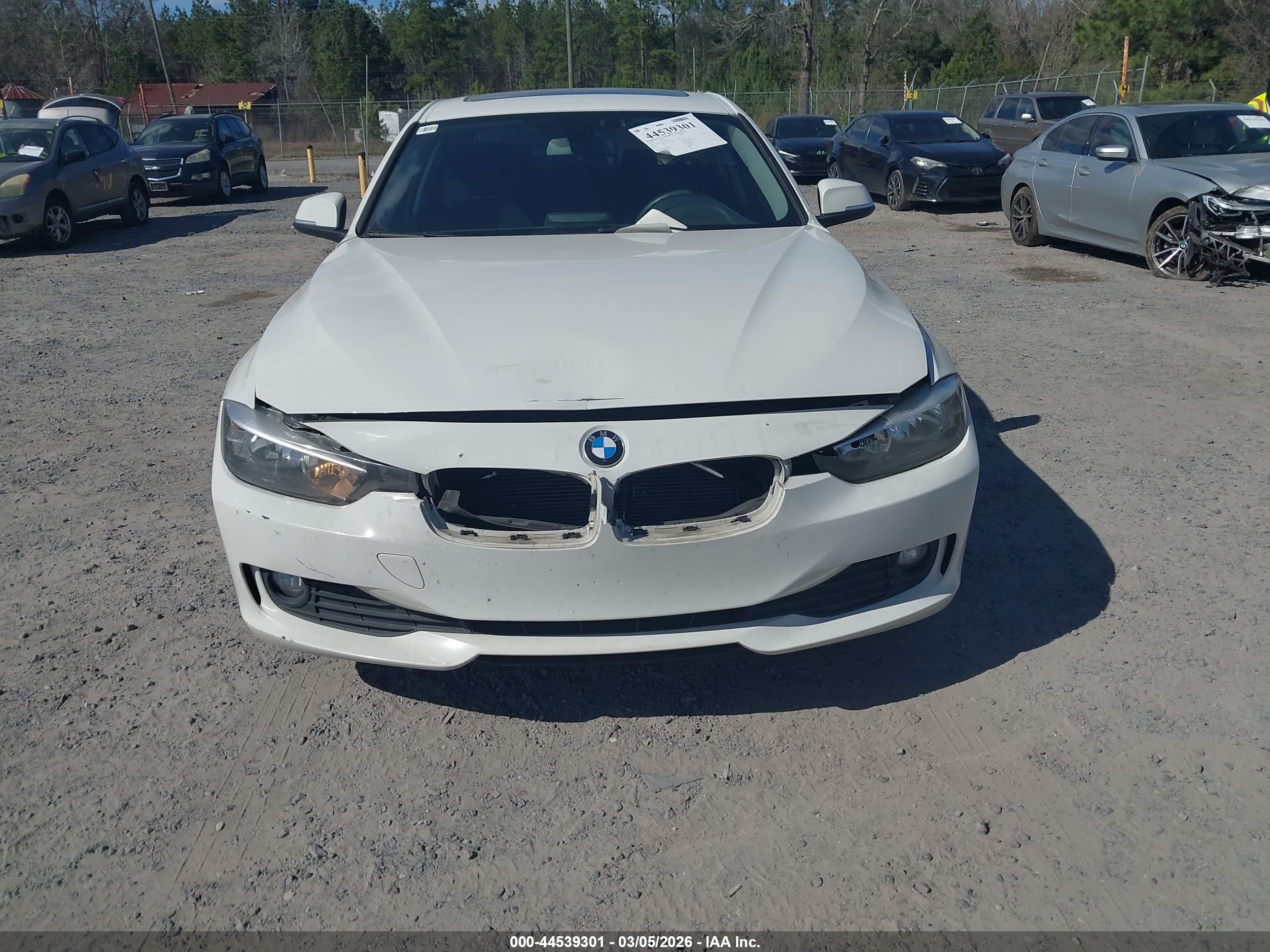 BMW 320I image 6