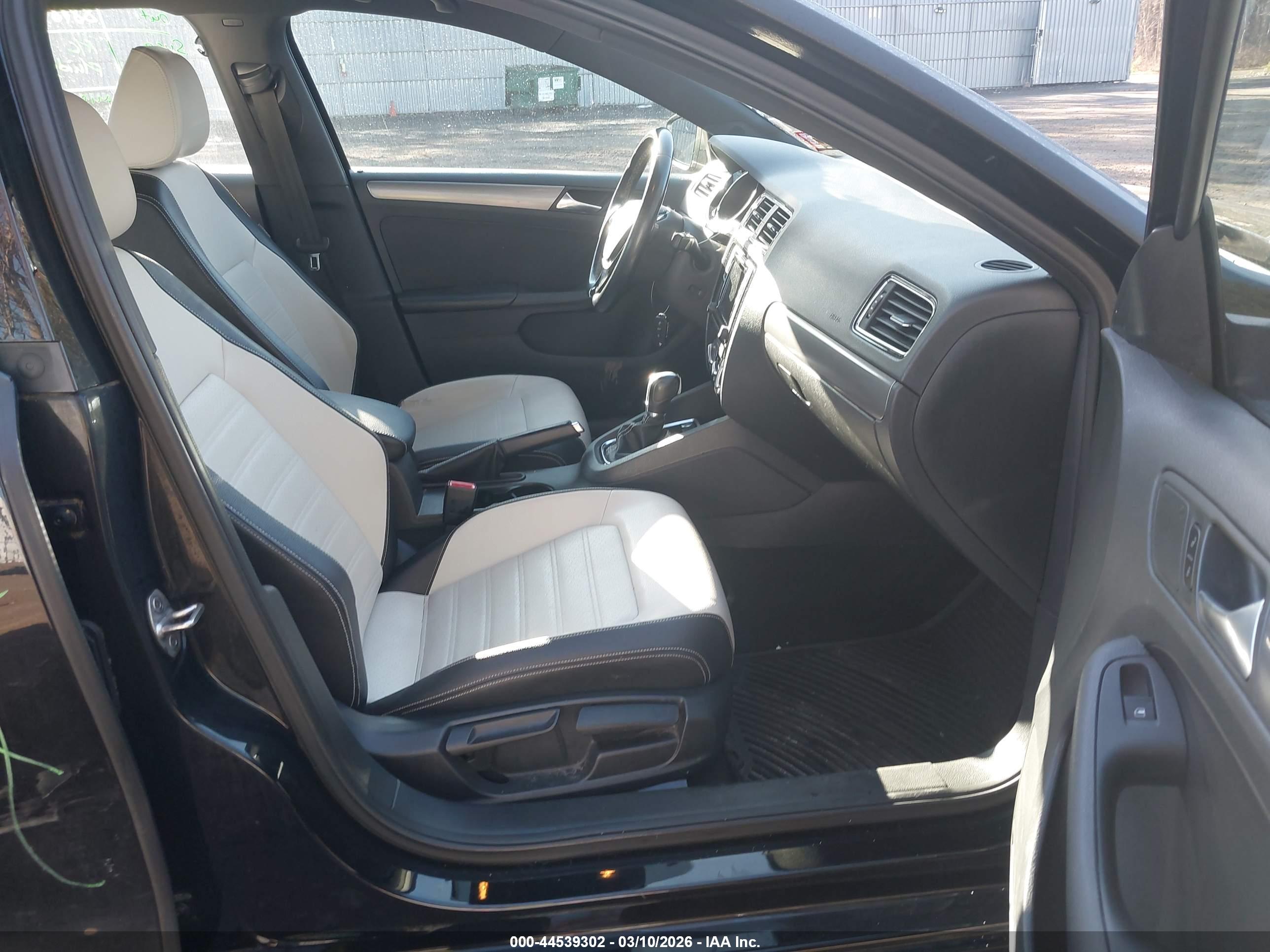 VOLKSWAGEN JETTA image 5