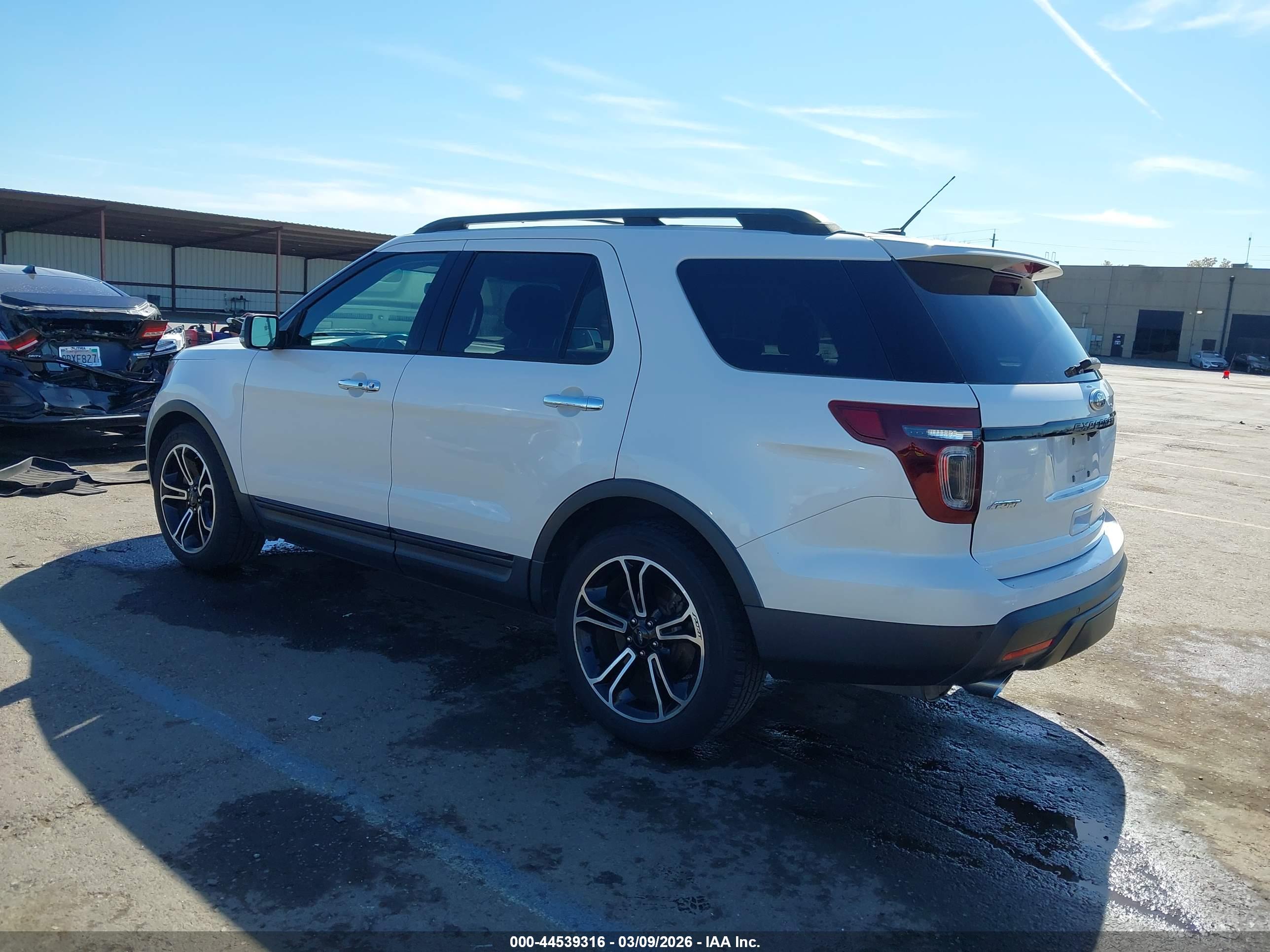 FORD EXPLORER image 3