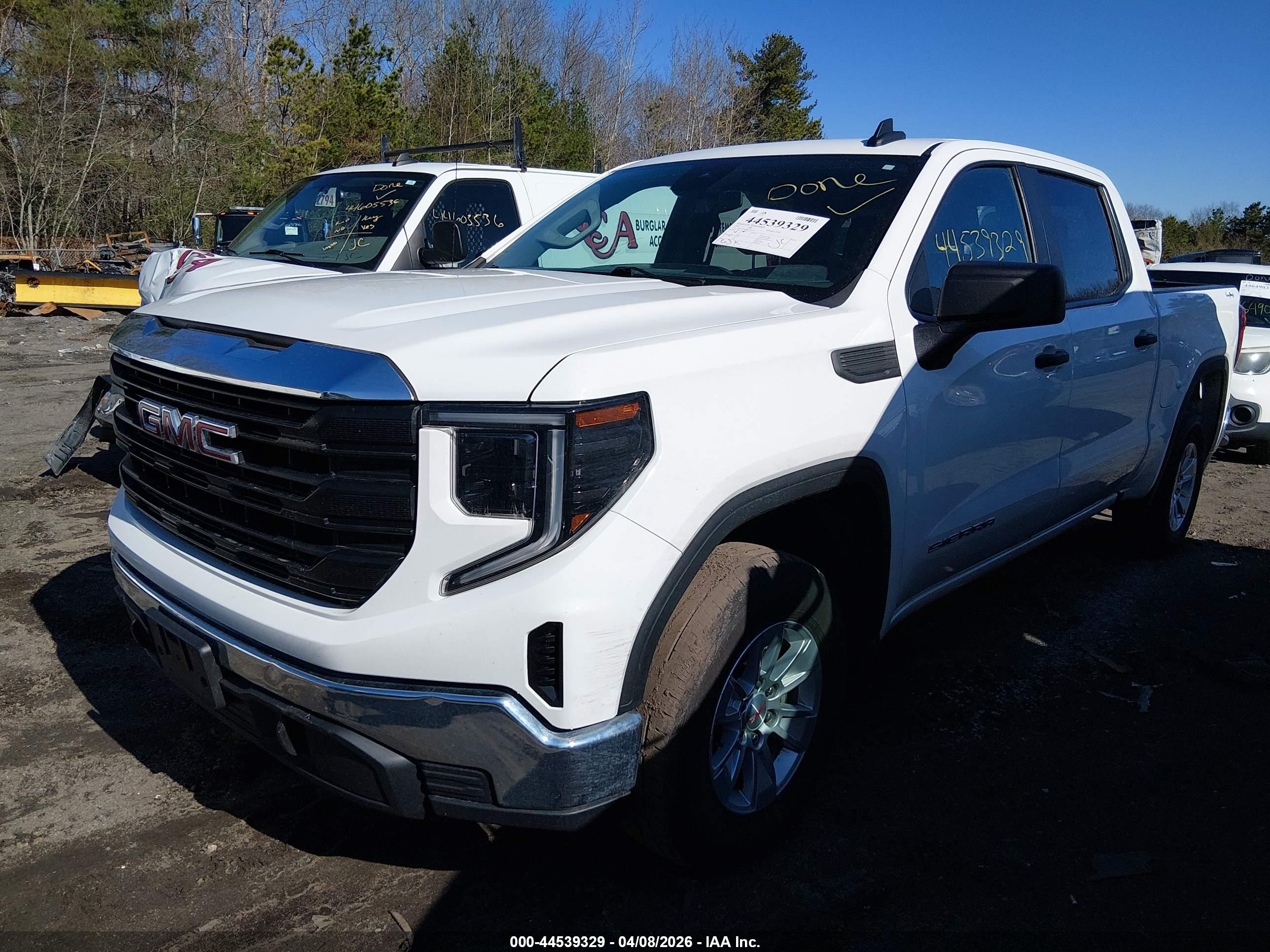 GMC SIERRA image 2