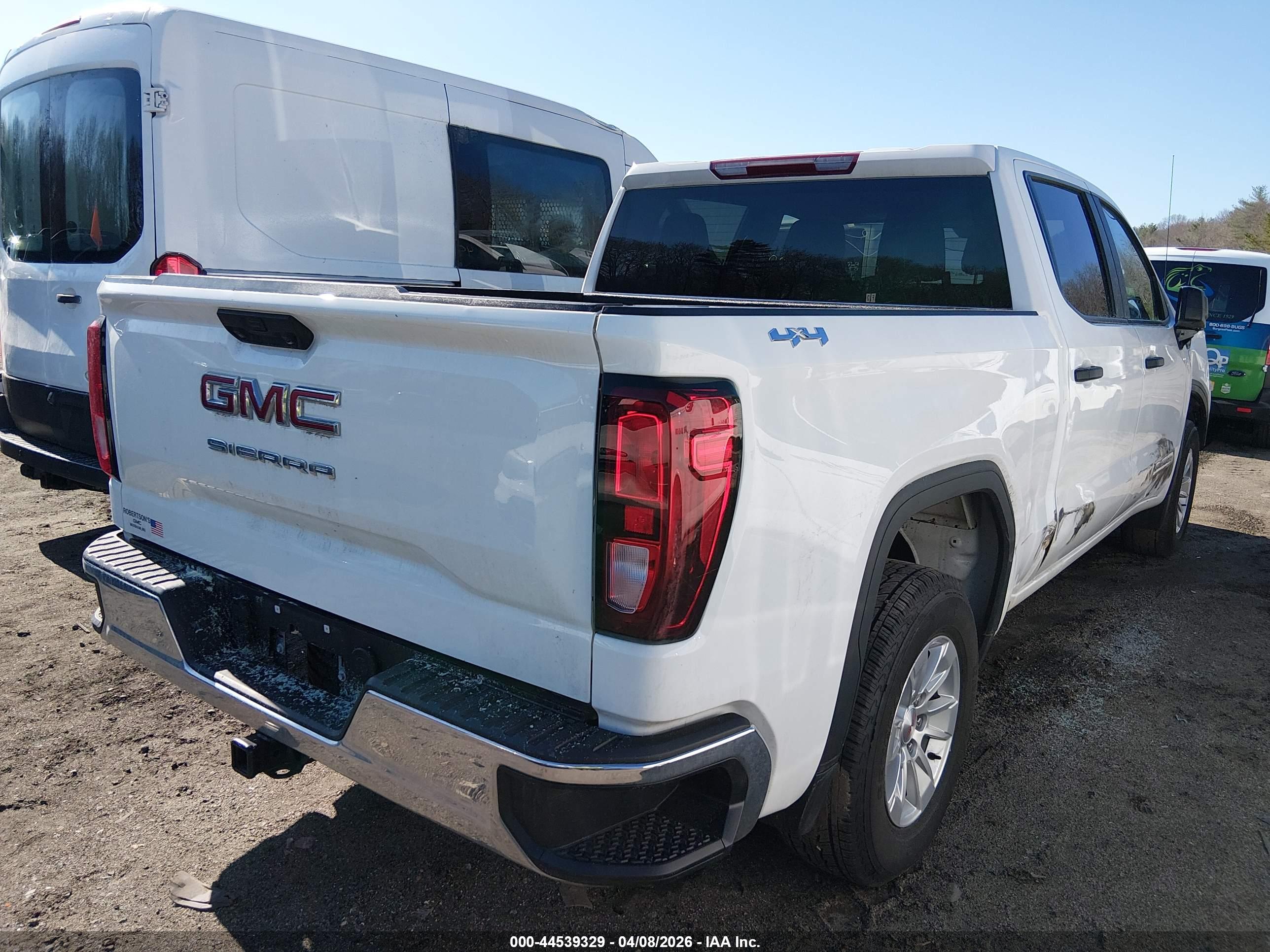 GMC SIERRA image 4