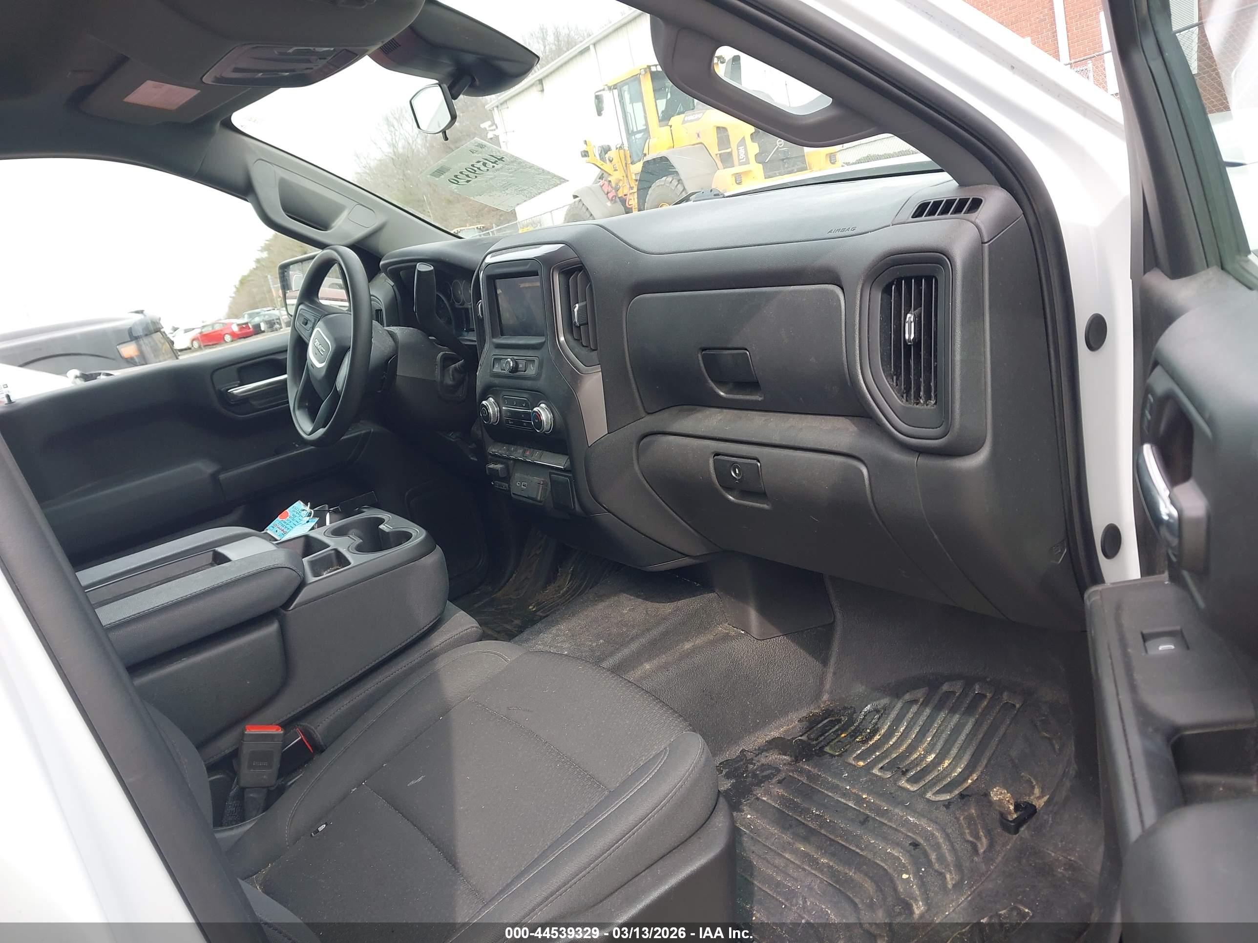 GMC SIERRA image 5