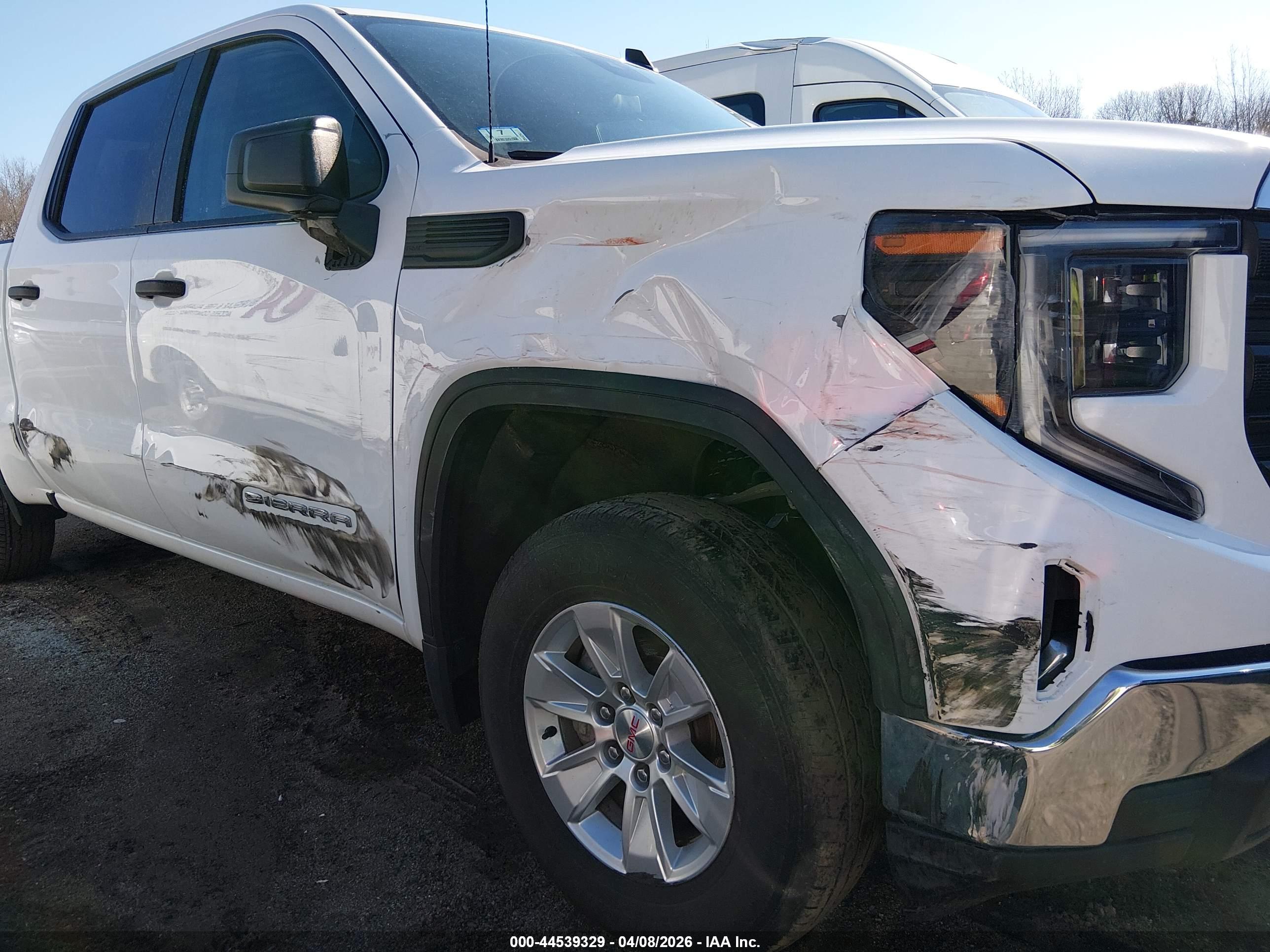 GMC SIERRA image 6