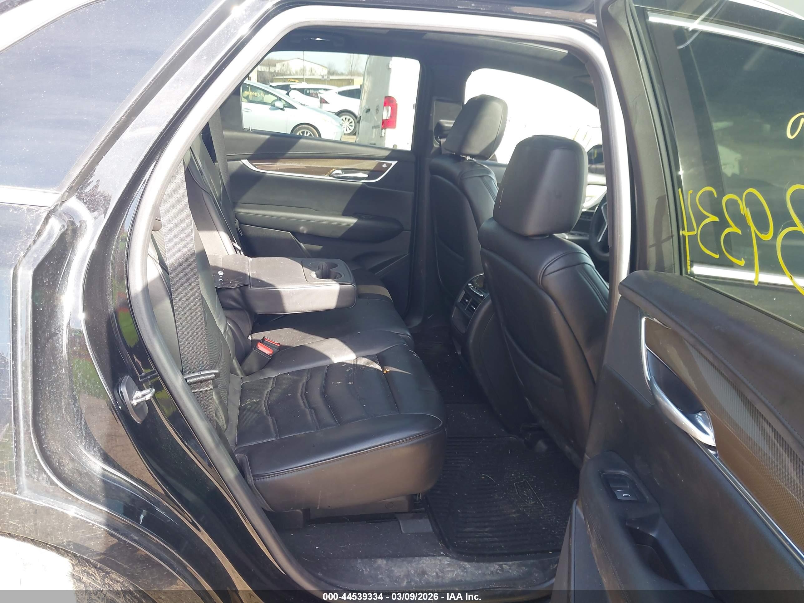CADILLAC XT5 image 8