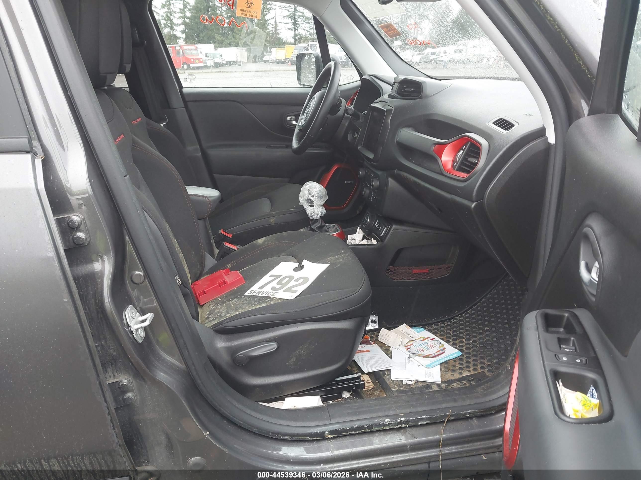 JEEP RENEGADE image 5