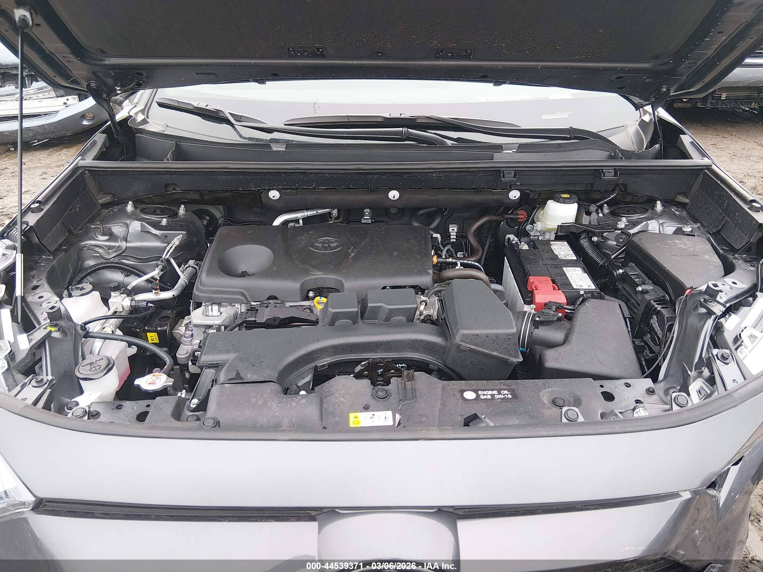 TOYOTA RAV4 image 10