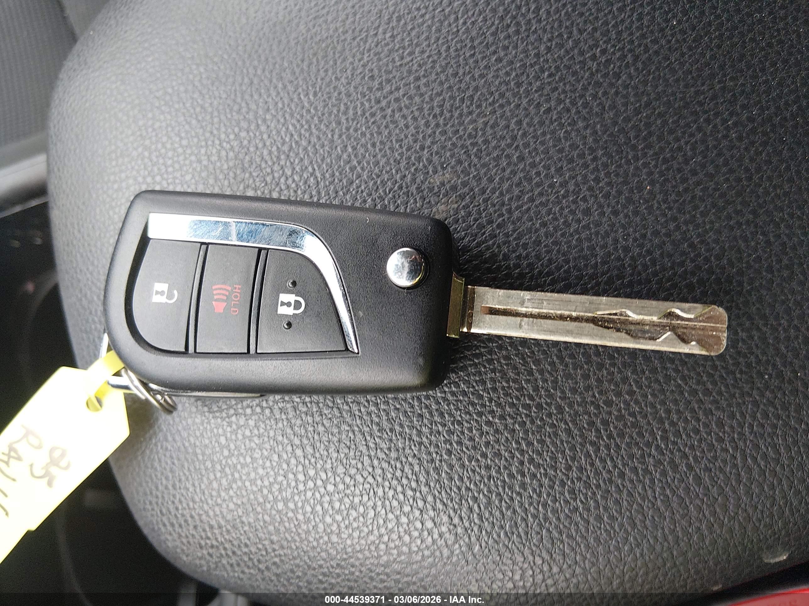 TOYOTA RAV4 image 11