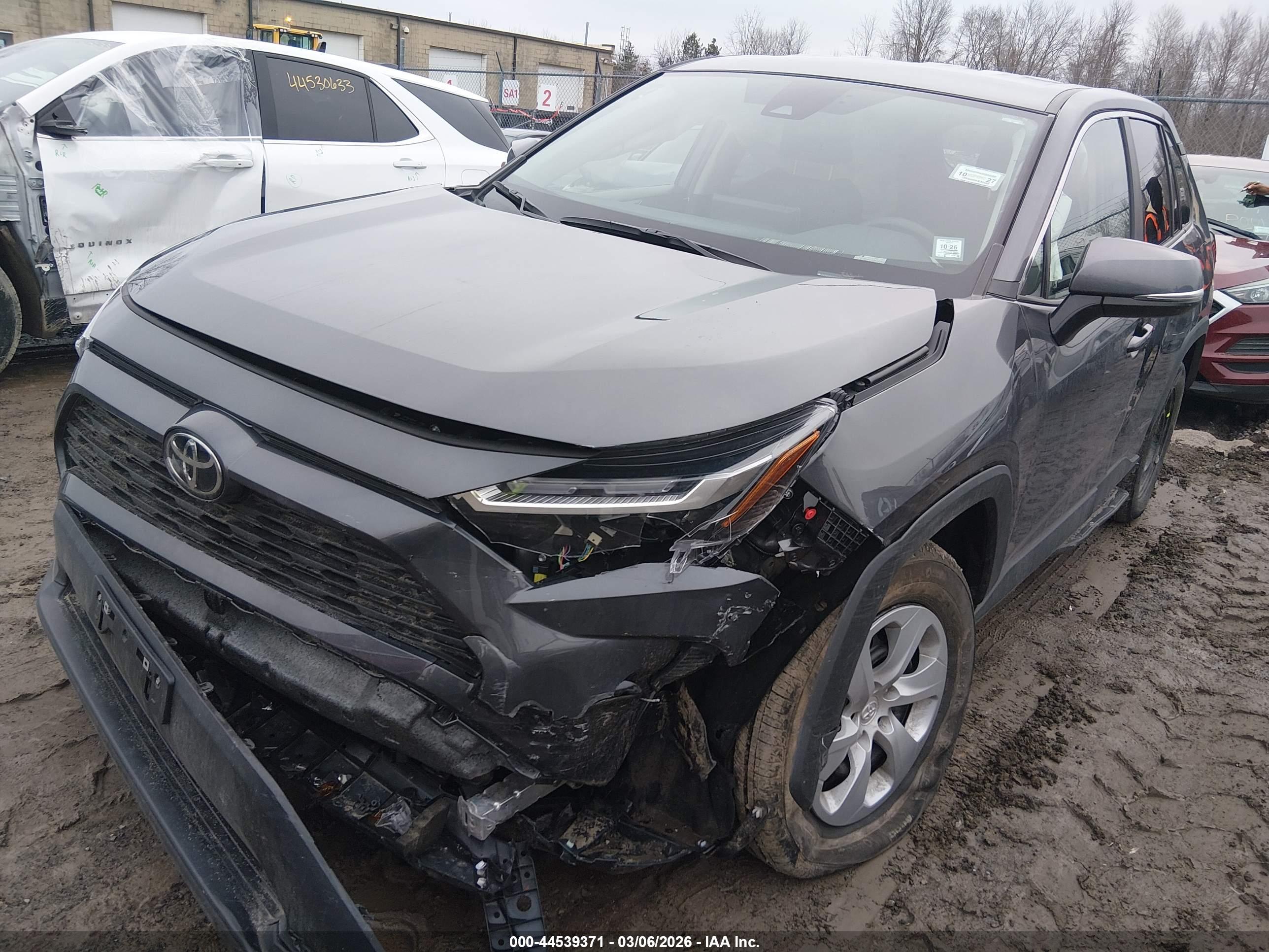 TOYOTA RAV4 image 2