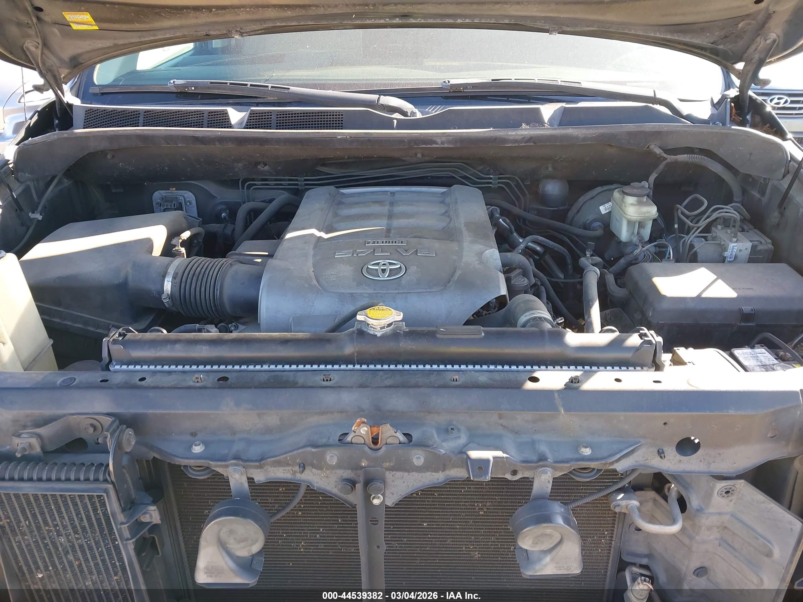 TOYOTA TUNDRA image 10
