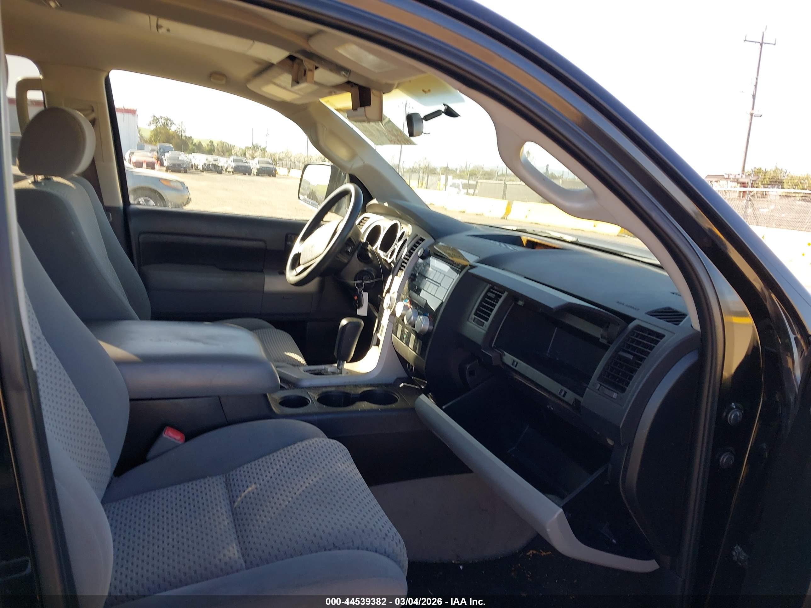 TOYOTA TUNDRA image 5