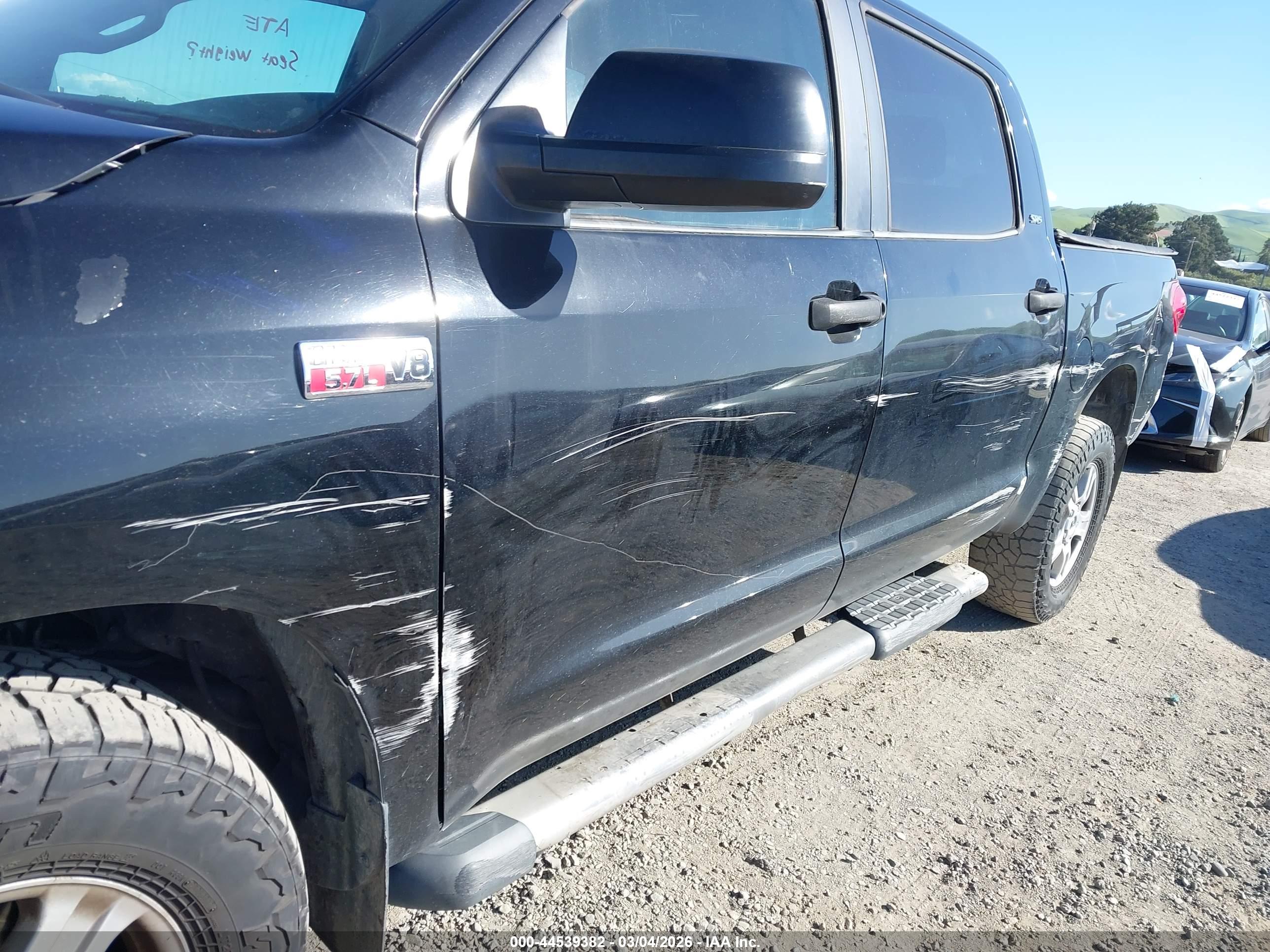 TOYOTA TUNDRA image 6