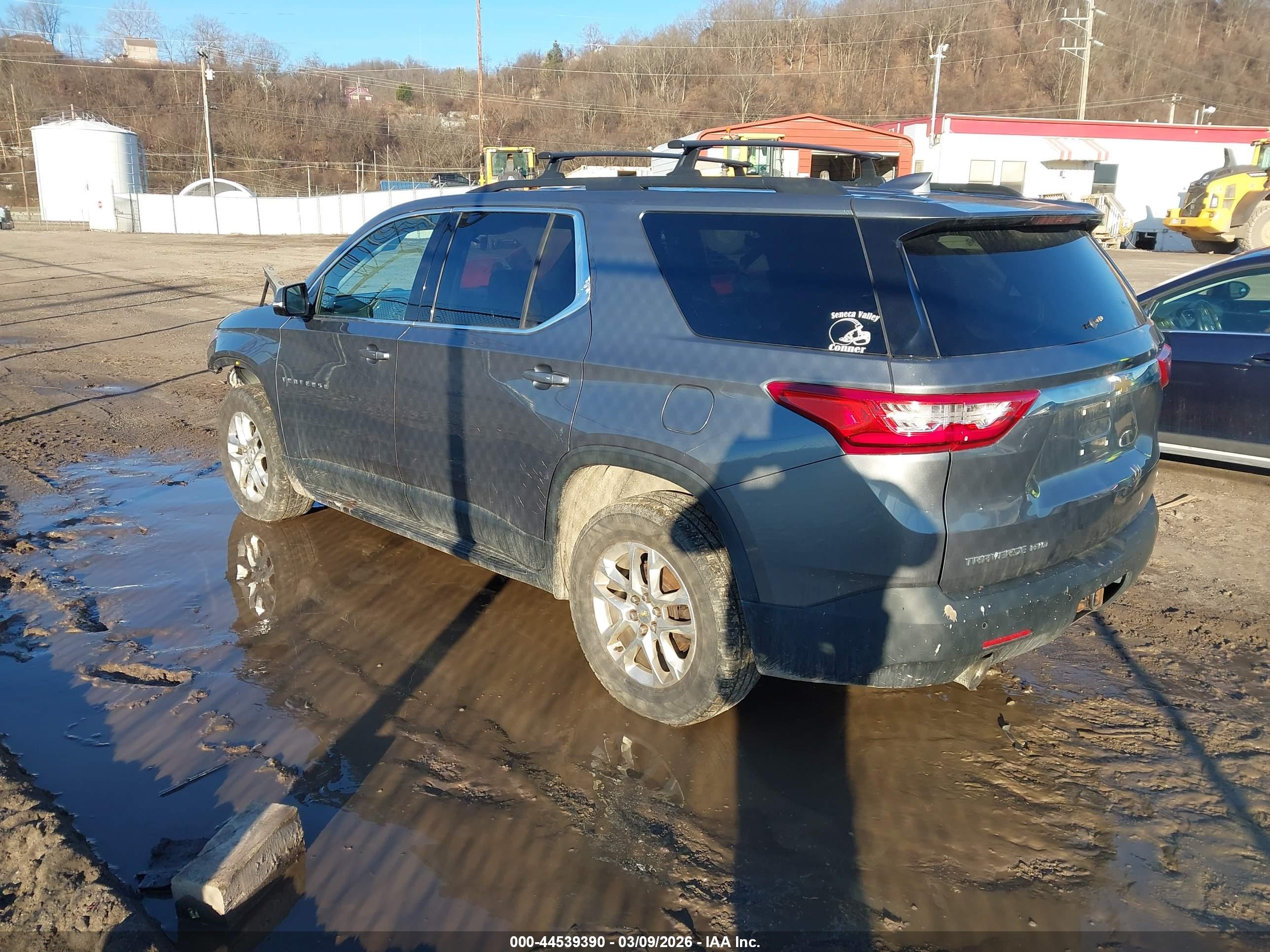 CHEVROLET TRAVERSE image 3