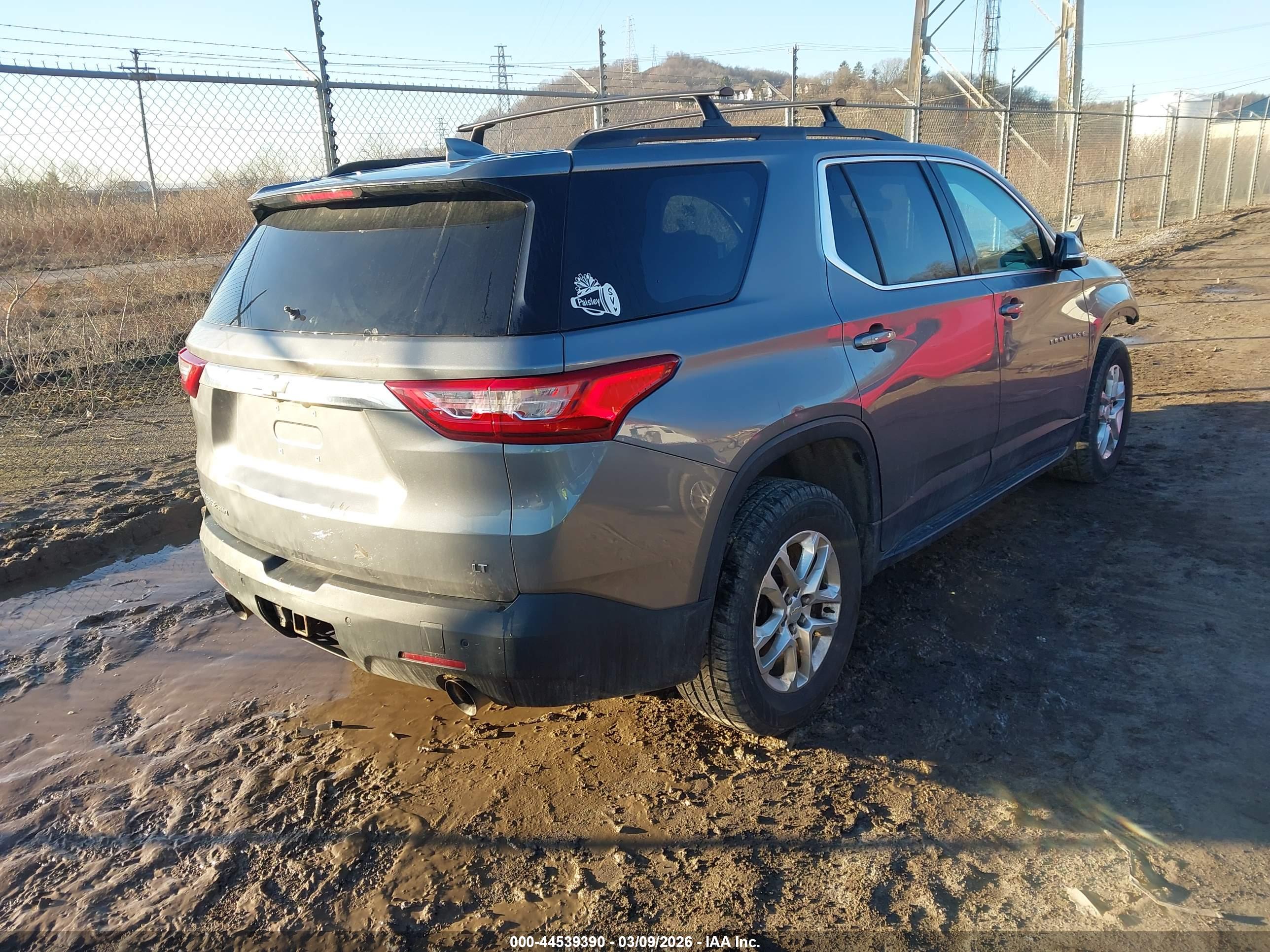 CHEVROLET TRAVERSE image 4