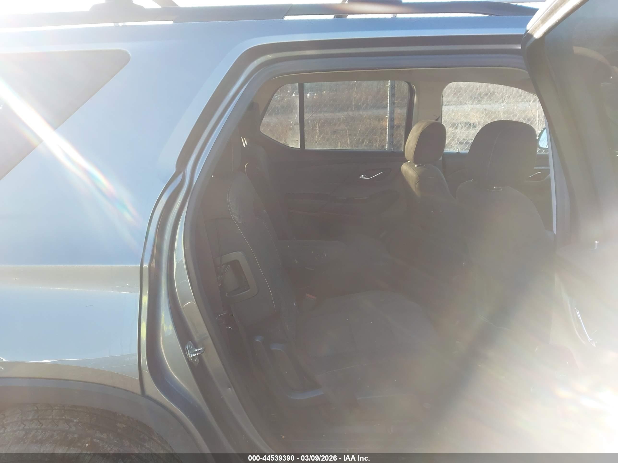 CHEVROLET TRAVERSE image 8